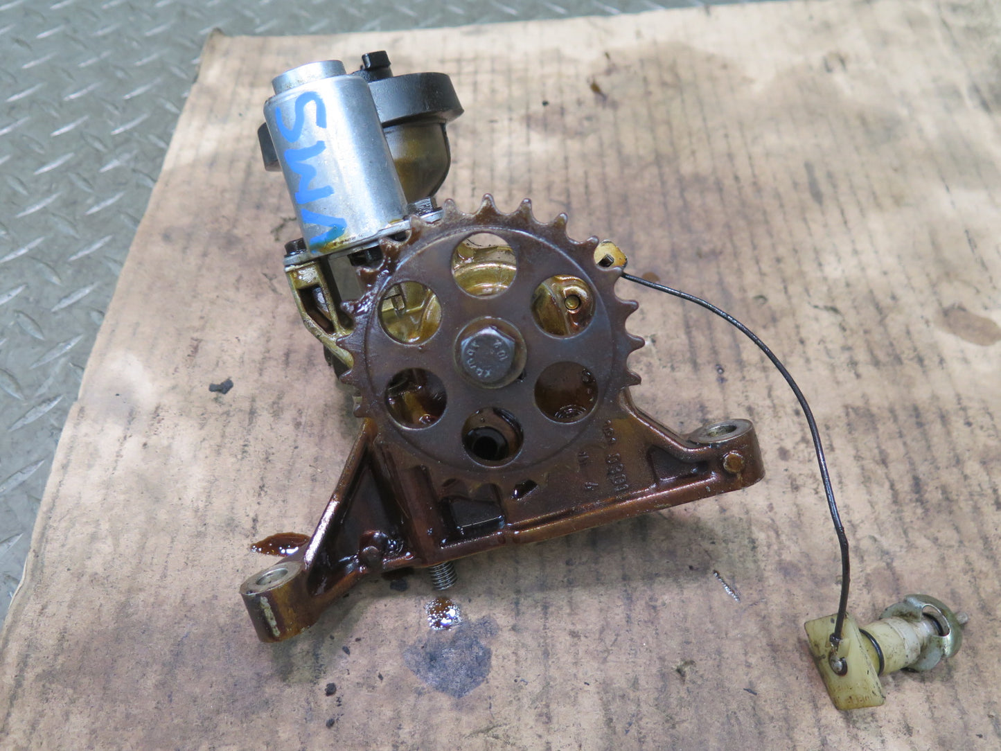 86-91 Mercedes W126 C126 560SEL 560SEC Engine Motor Oil Pump 1171860401 OEM