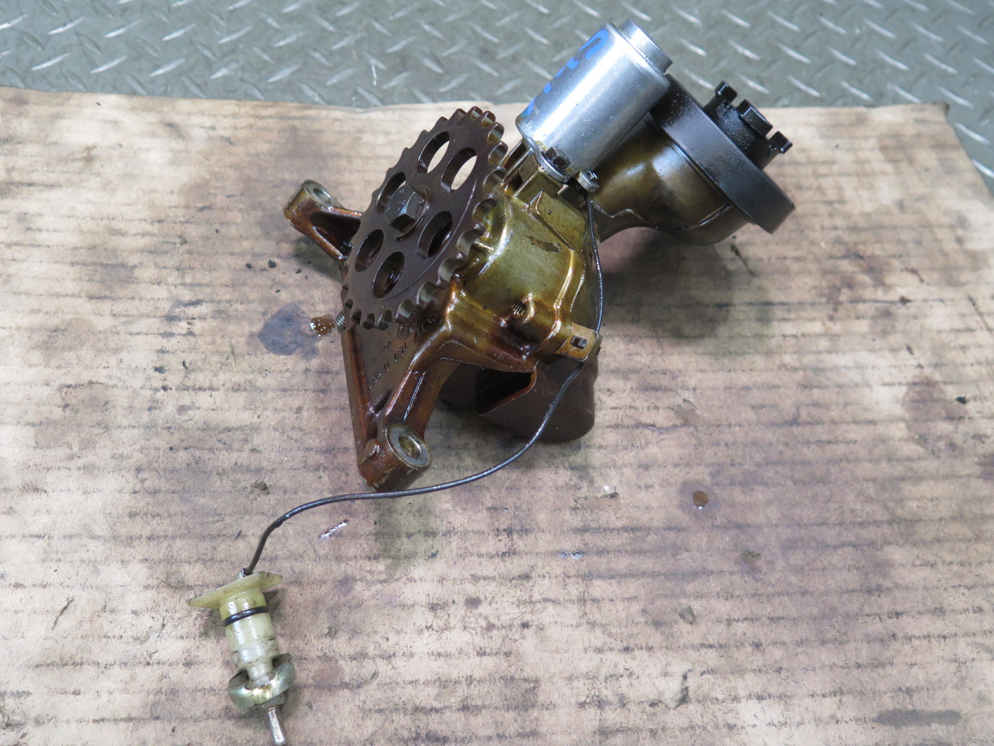 86-91 Mercedes W126 C126 560SEL 560SEC Engine Motor Oil Pump 1171860401 OEM