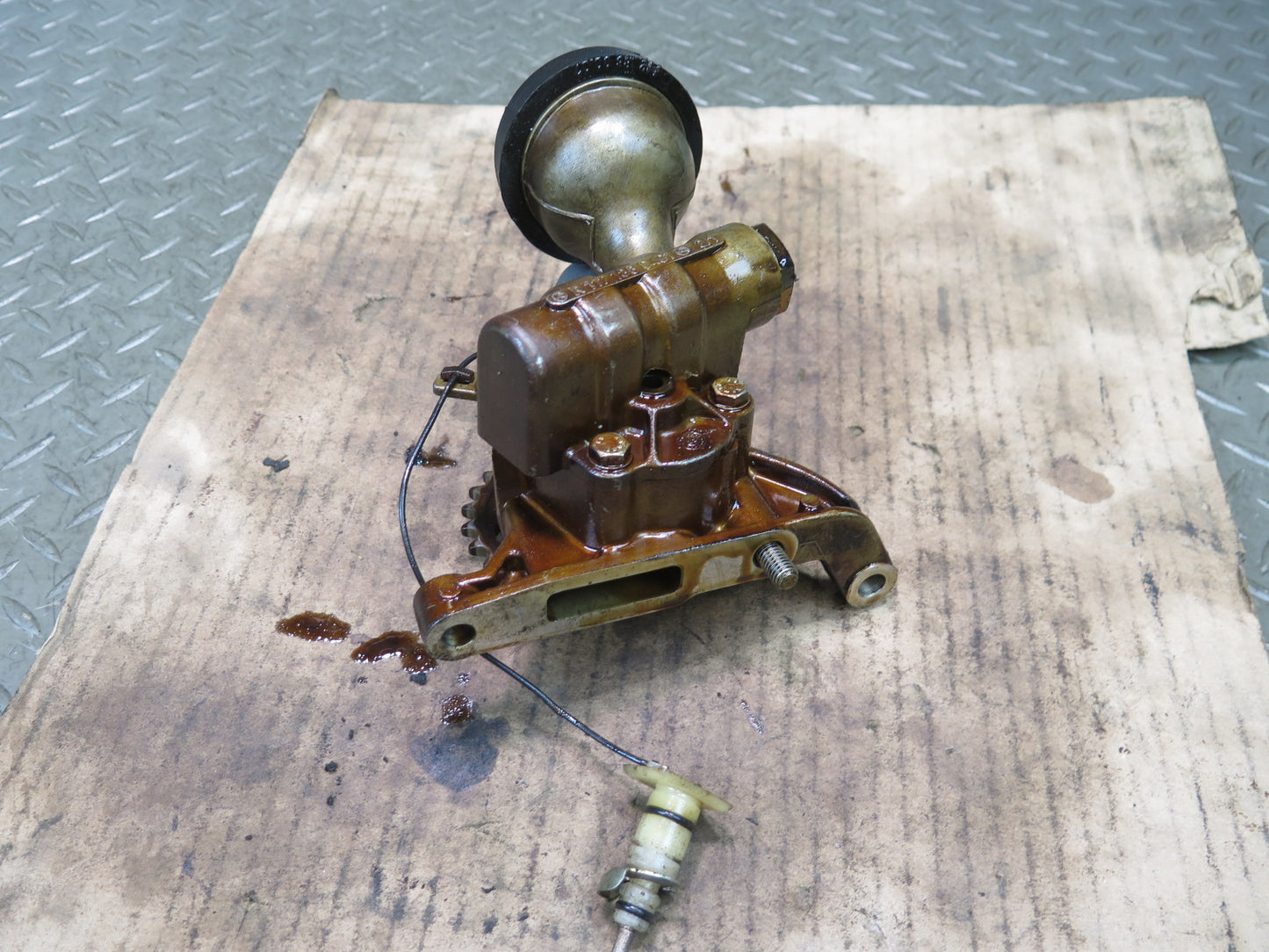 86-91 Mercedes W126 C126 560SEL 560SEC Engine Motor Oil Pump 1171860401 OEM