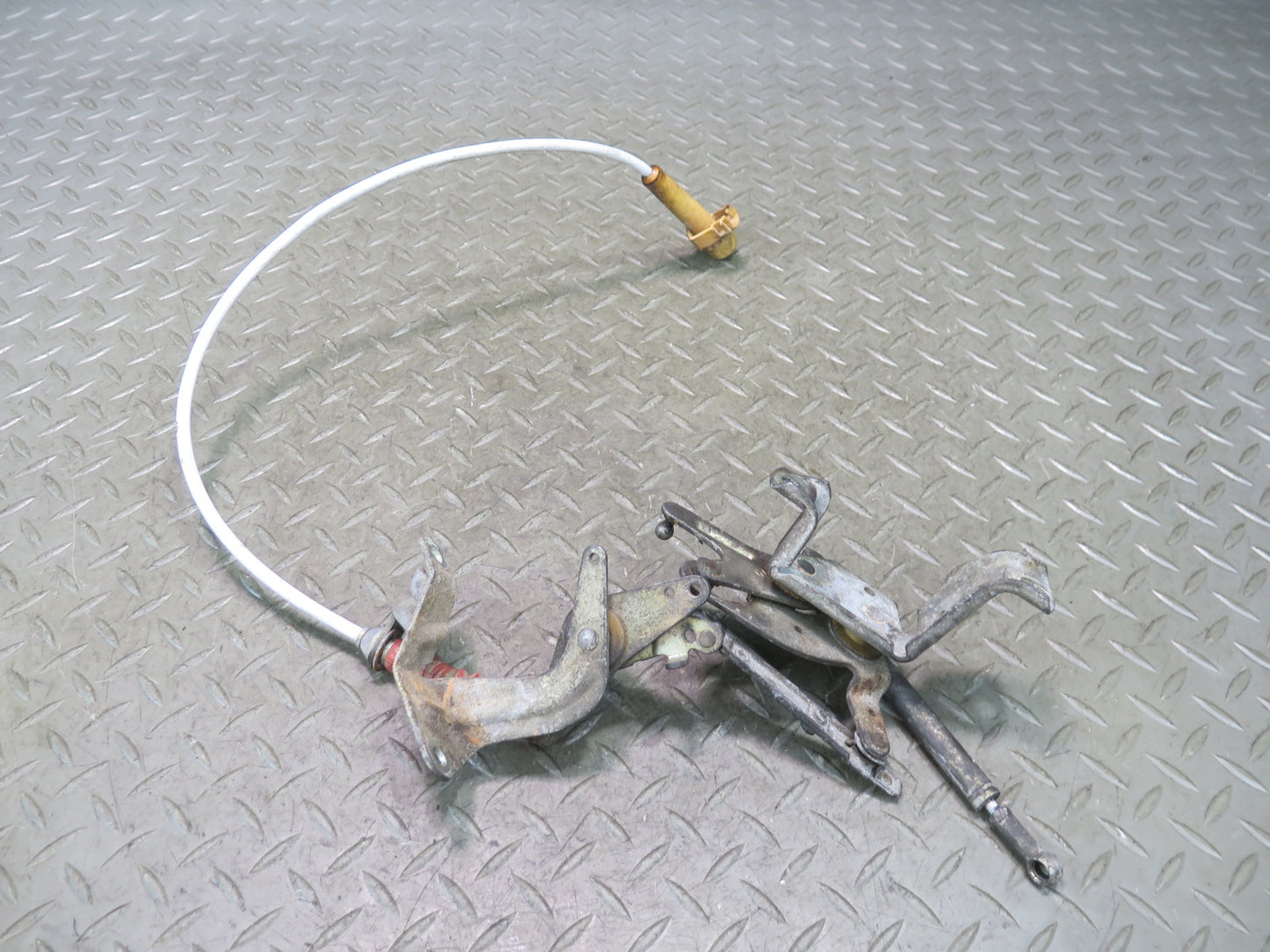 86-91 Mercedes W126 560SEL Gas Accelerator Linkage Bracket Support Set OEM