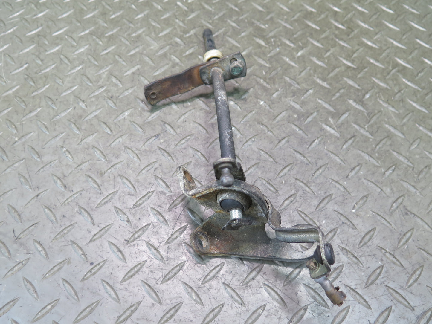86-91 Mercedes W126 560SEL Gas Accelerator Linkage Bracket Support Set OEM
