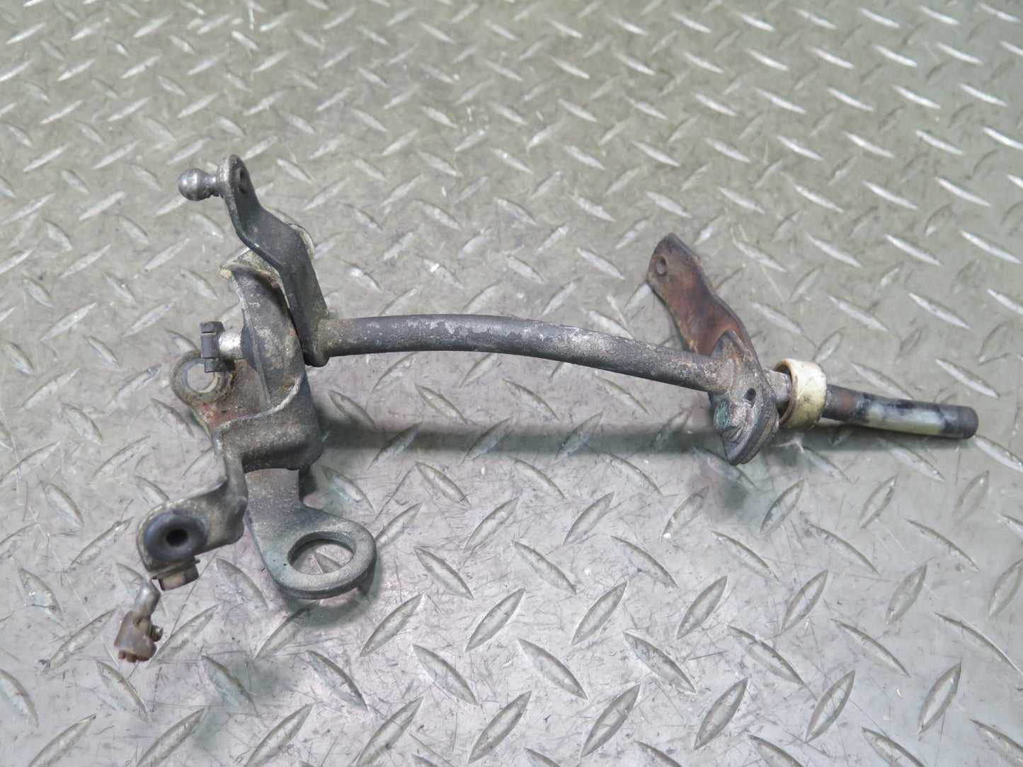 86-91 Mercedes W126 560SEL Gas Accelerator Linkage Bracket Support Set OEM