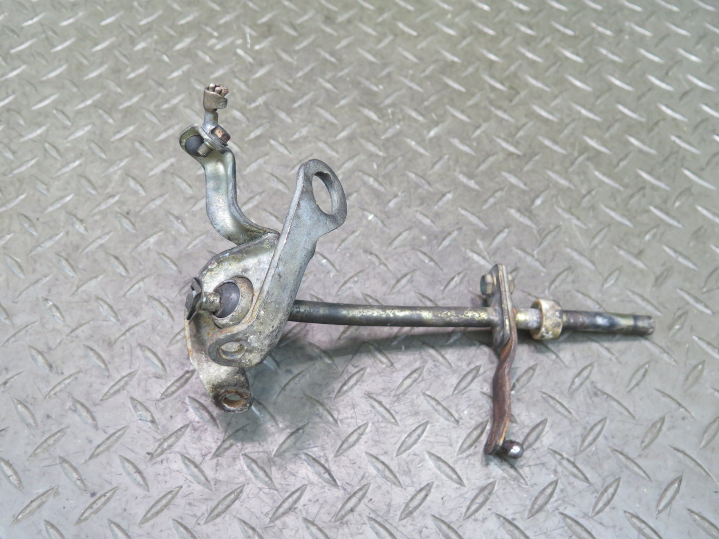 86-91 Mercedes W126 560SEL Gas Accelerator Linkage Bracket Support Set OEM