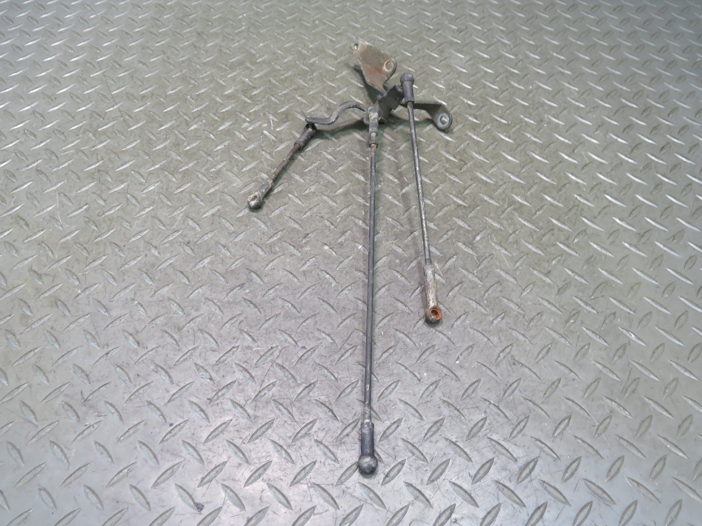 86-91 Mercedes W126 560SEL Gas Accelerator Linkage Bracket Support Set OEM