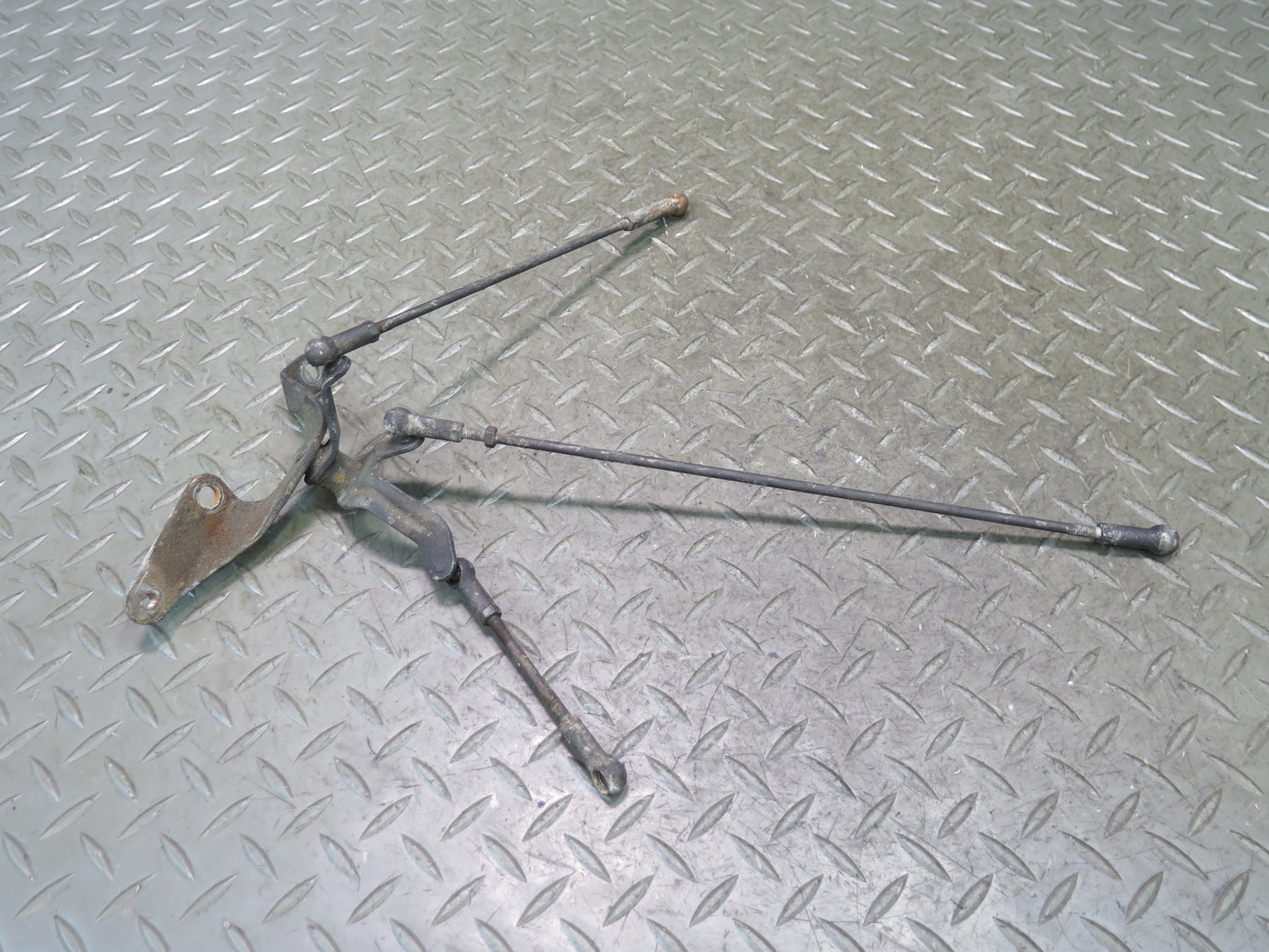 86-91 Mercedes W126 560SEL Gas Accelerator Linkage Bracket Support Set OEM