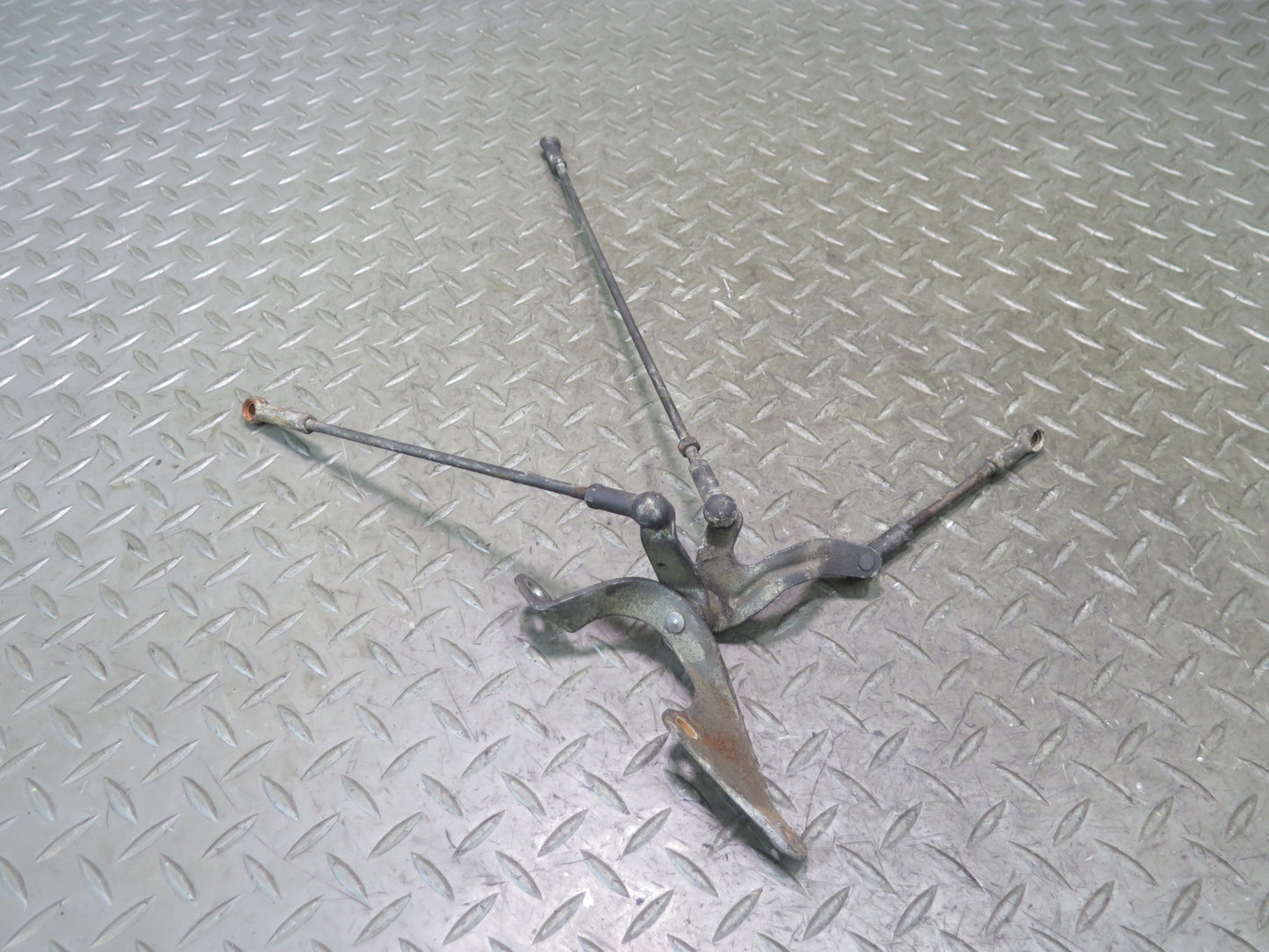 86-91 Mercedes W126 560SEL Gas Accelerator Linkage Bracket Support Set OEM