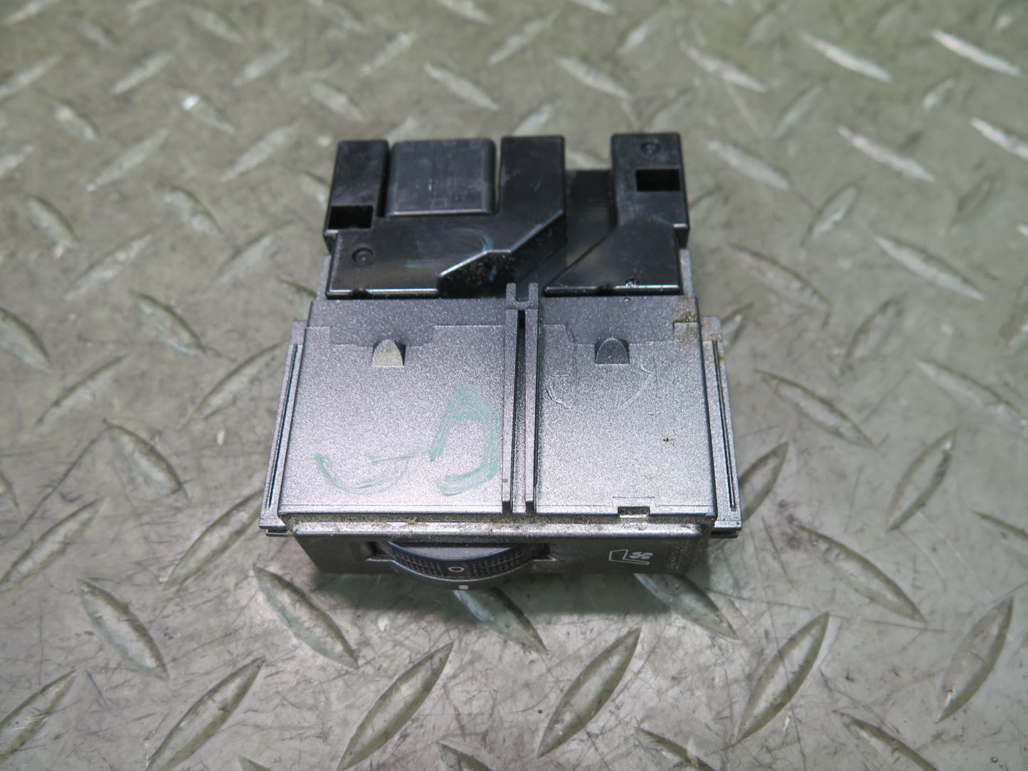 2010-2020 Lexus URJ150L GX460 Front Left Right Seat Heating & Cooling Switch Set