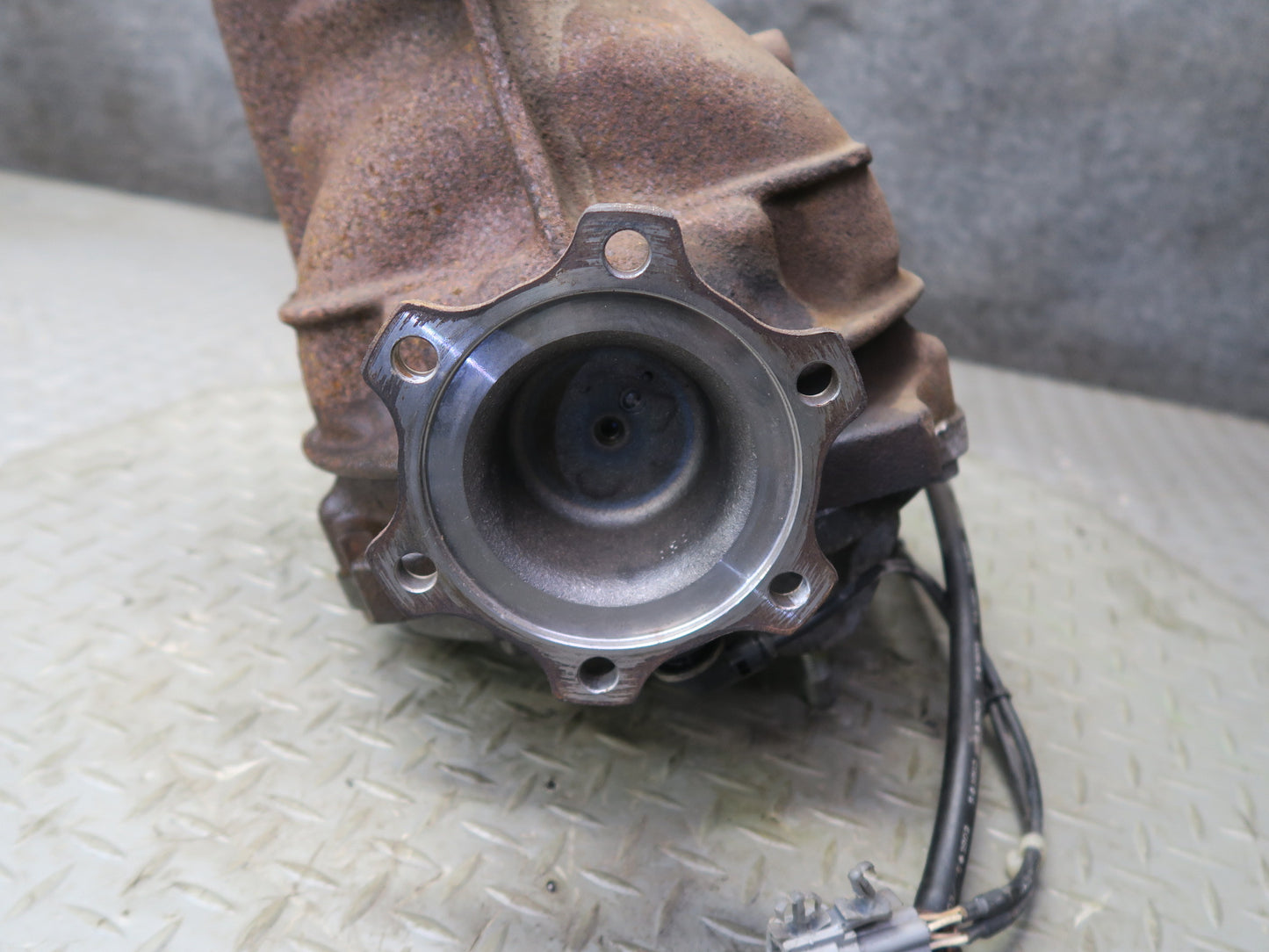 04-09 Nissan Z33 350Z Conv A/T Rear Differential Carrier LSD 3.36 Ratio  34K OEM