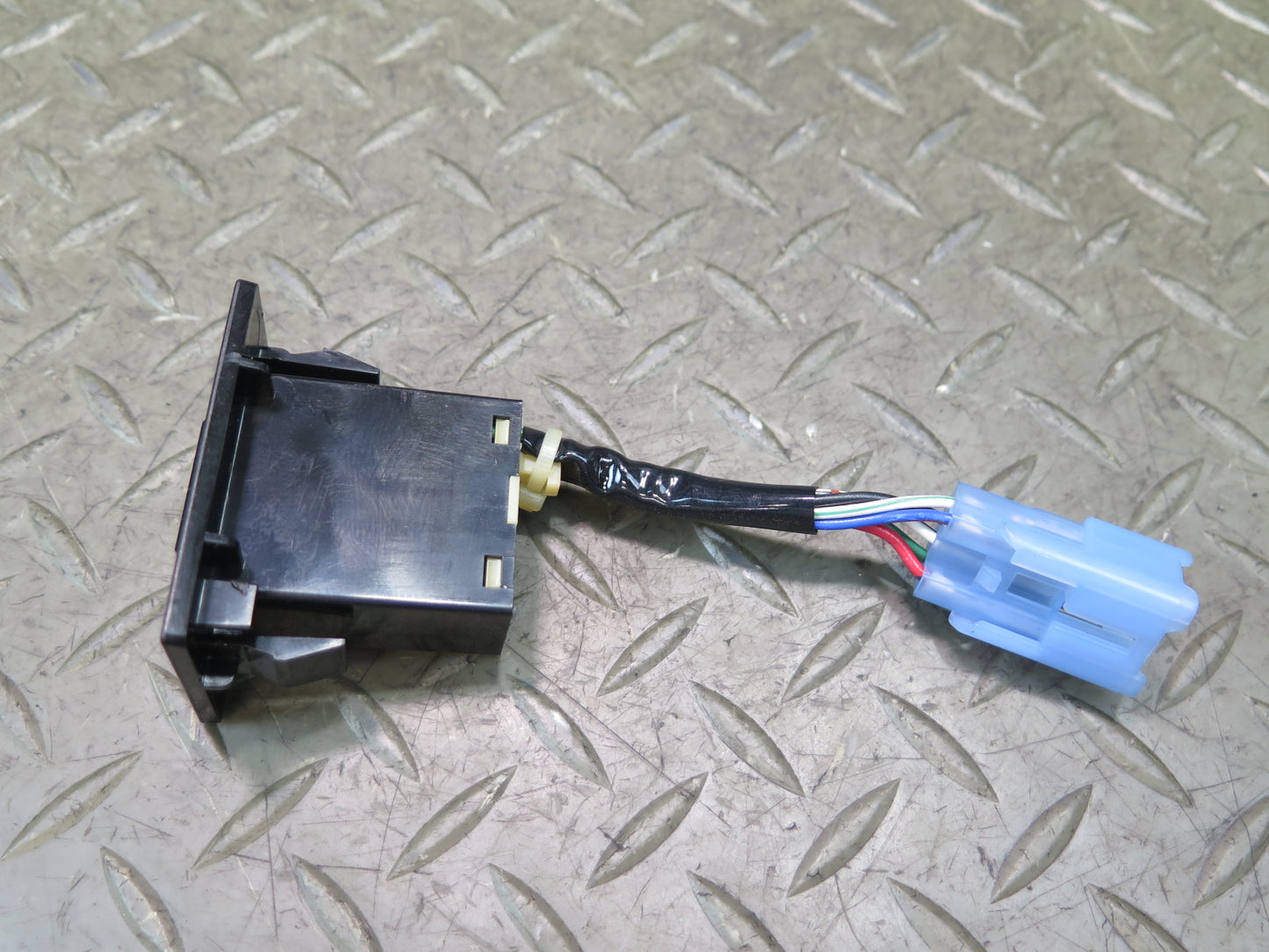 84-86 Toyota Cressida MX73 Cruise Control Switch Black OEM