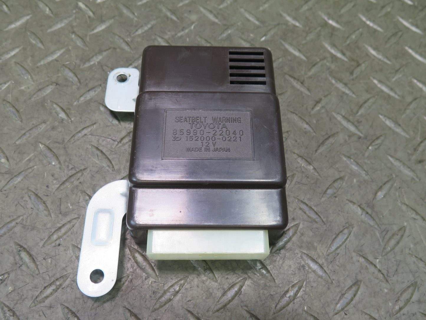 84-86 Toyota Cressida MX73 Seat Belt Warning Control Module 85990-22040 OEM