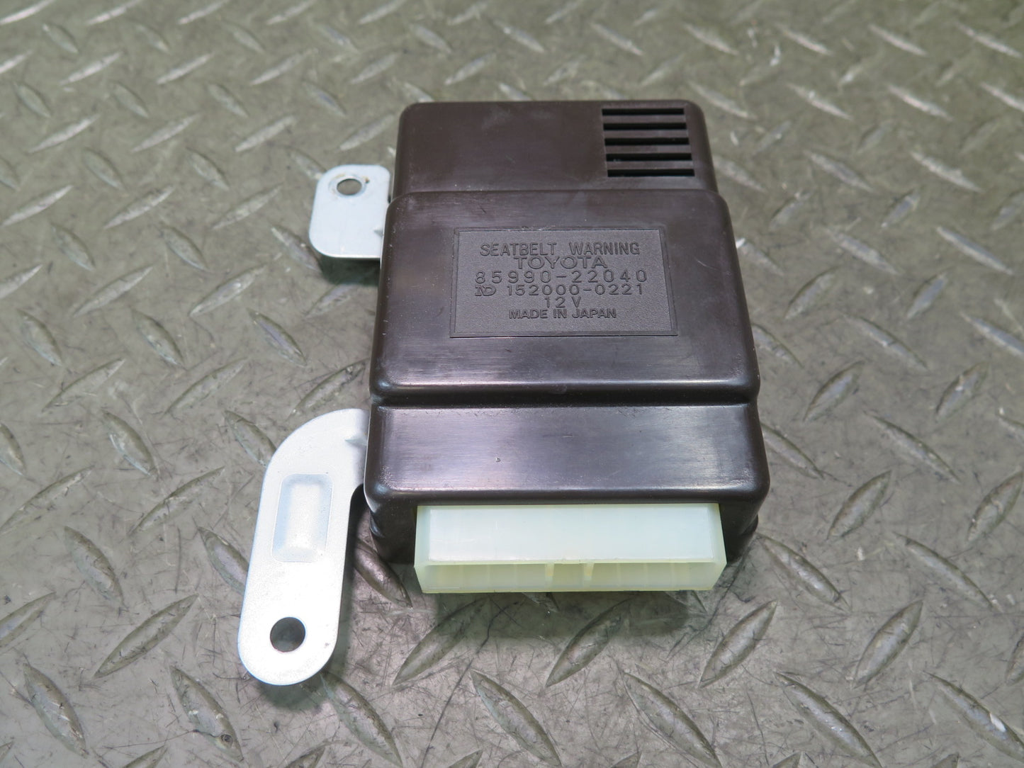 84-86 Toyota Cressida MX73 Seat Belt Warning Control Module 85990-22040 OEM