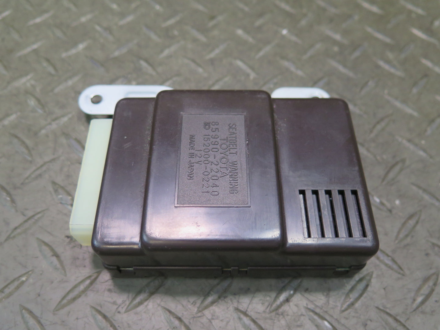 84-86 Toyota Cressida MX73 Seat Belt Warning Control Module 85990-22040 OEM
