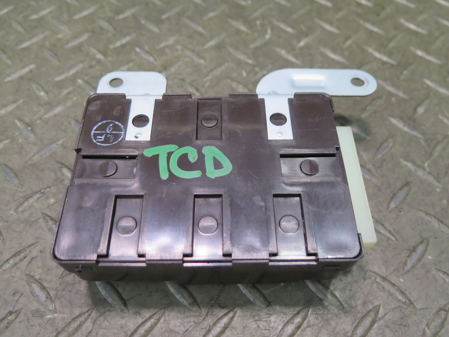 84-86 Toyota Cressida MX73 Seat Belt Warning Control Module 85990-22040 OEM