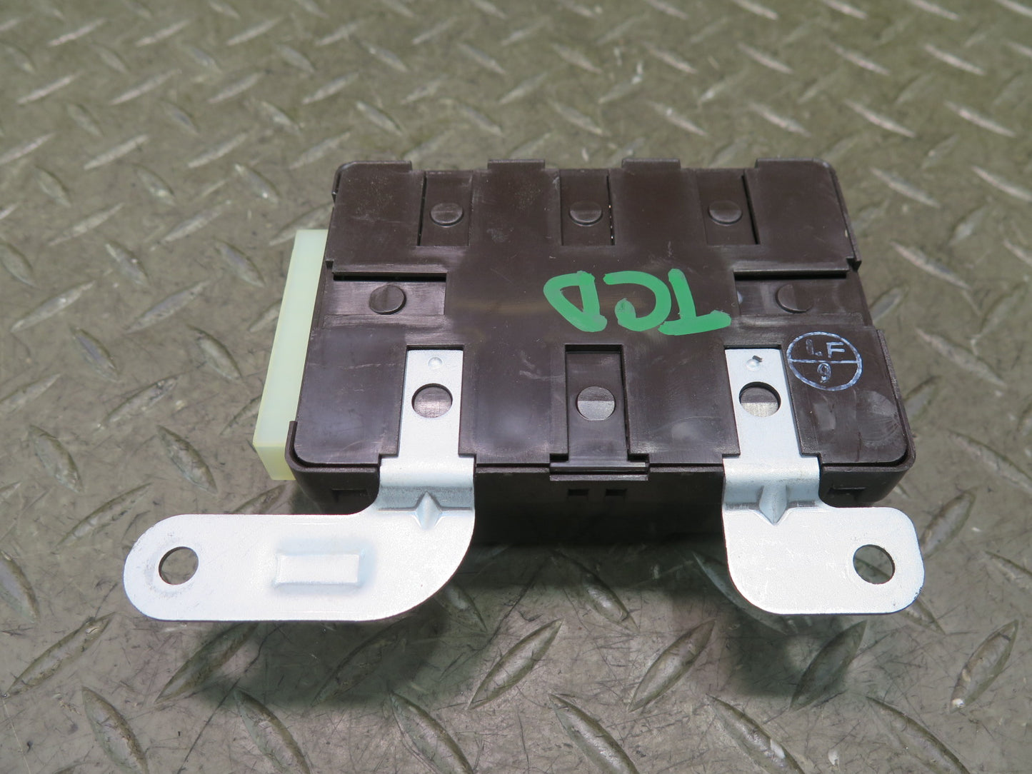 84-86 Toyota Cressida MX73 Seat Belt Warning Control Module 85990-22040 OEM