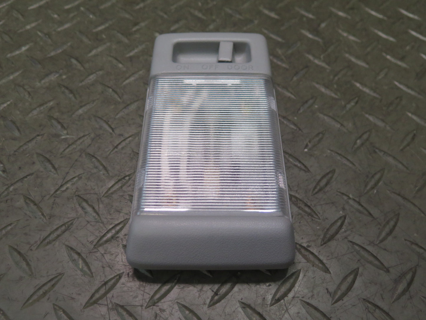 84-88 Toyota Cressida MX73 Sedan Overhead Dome Reading Interior Light Lamp OEM