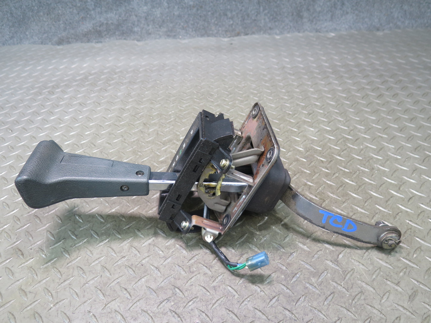 84-86 Toyota Cressida MX73 Automatic Transmission Shifter Gear Selector OEM