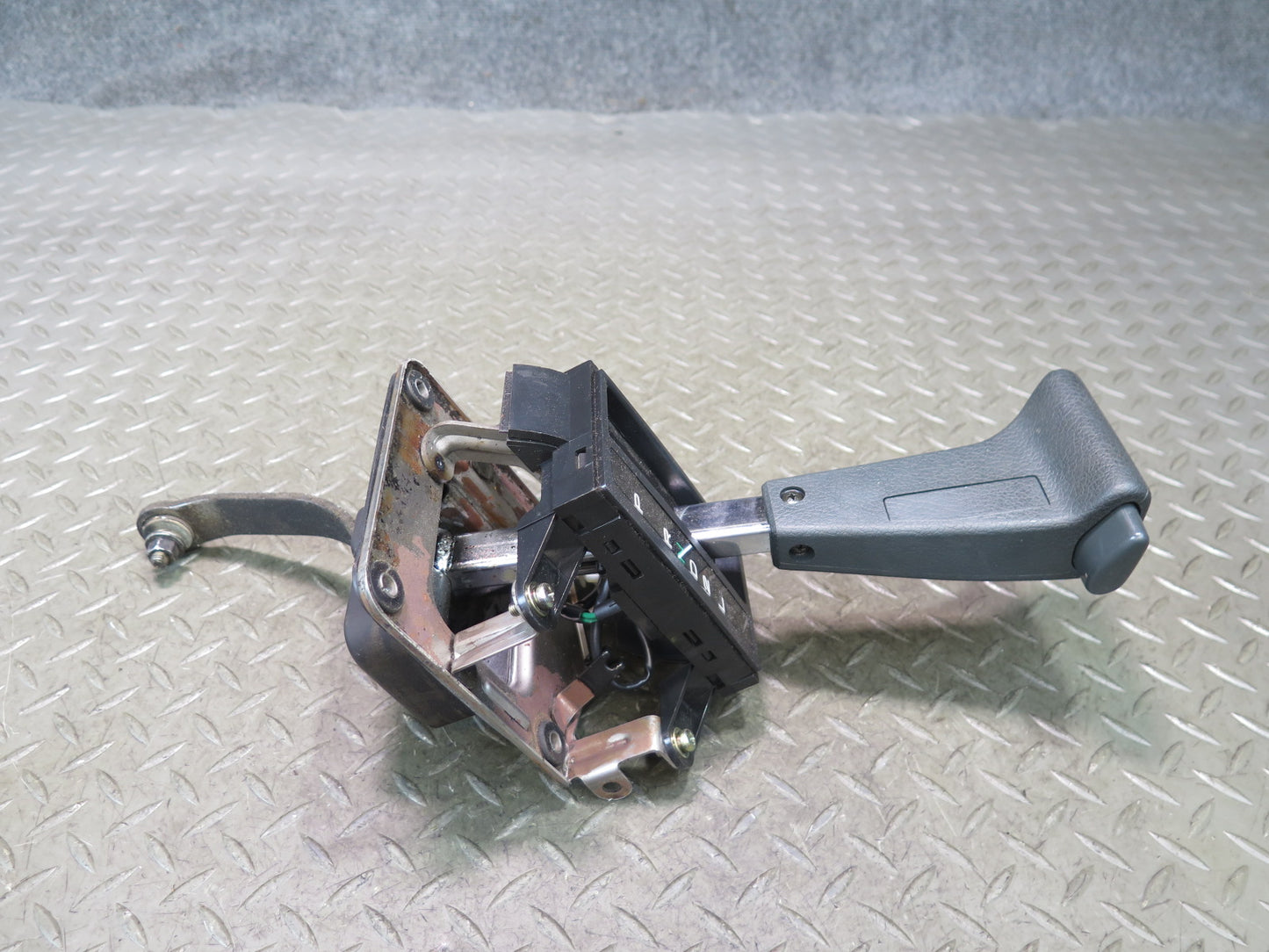 84-86 Toyota Cressida MX73 Automatic Transmission Shifter Gear Selector OEM