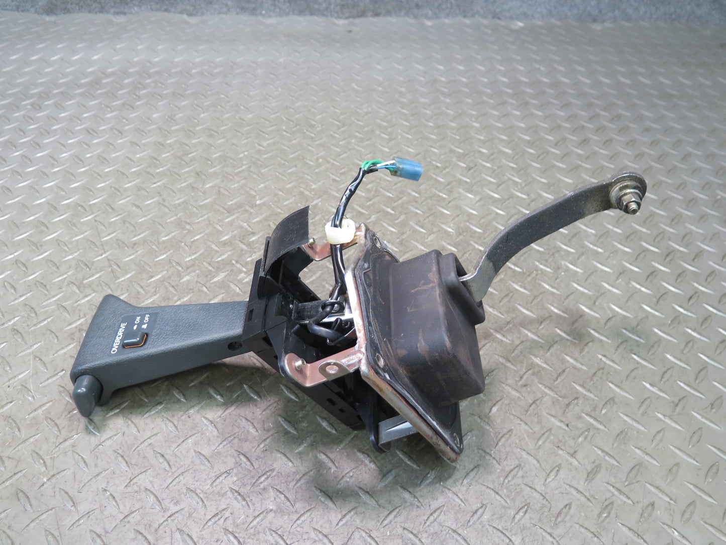 84-86 Toyota Cressida MX73 Automatic Transmission Shifter Gear Selector OEM