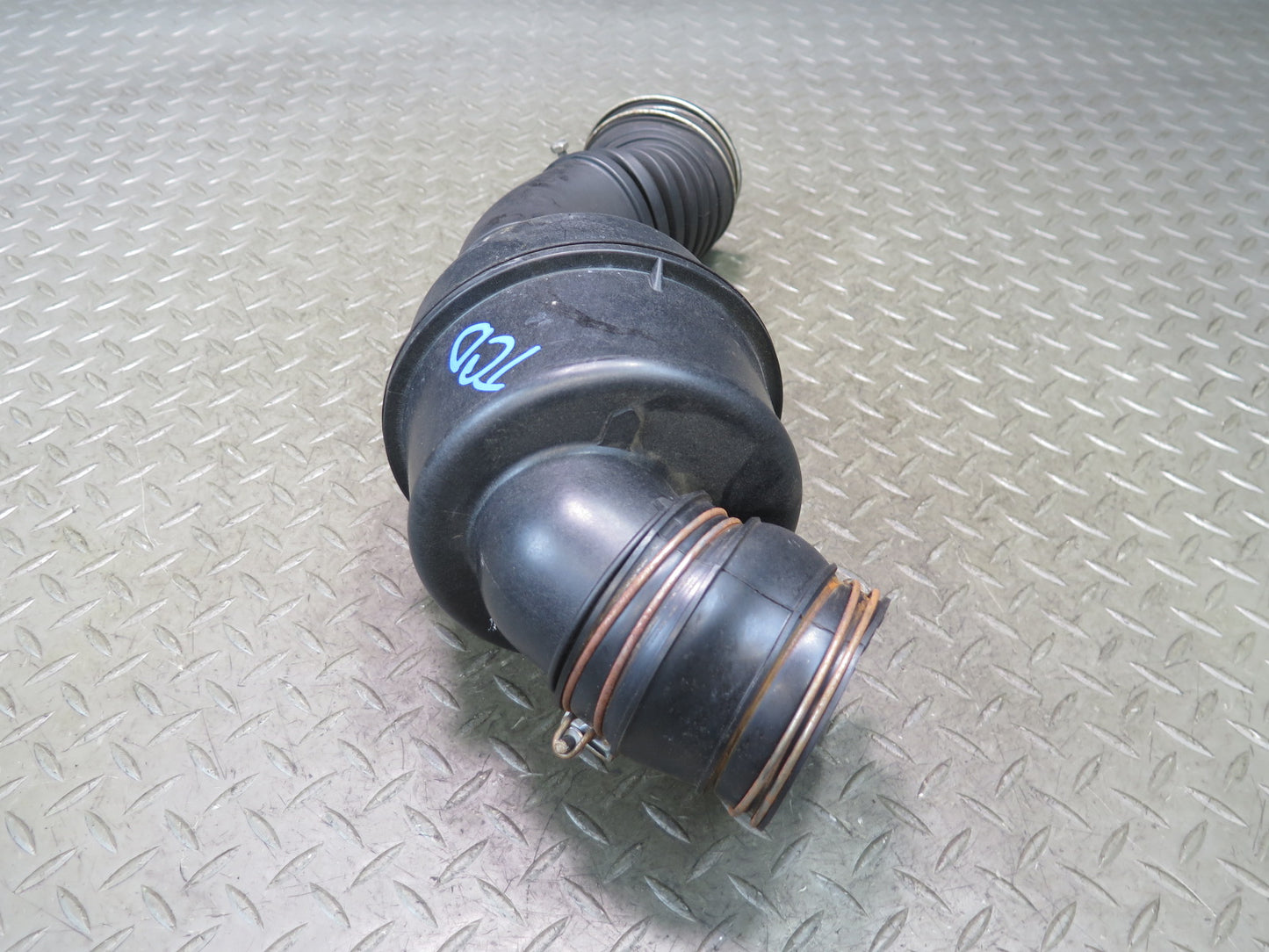84-86 Toyota Cressida MX73 5MGE Air Intake Tube w Duct Silencer 17882-43110 OEM