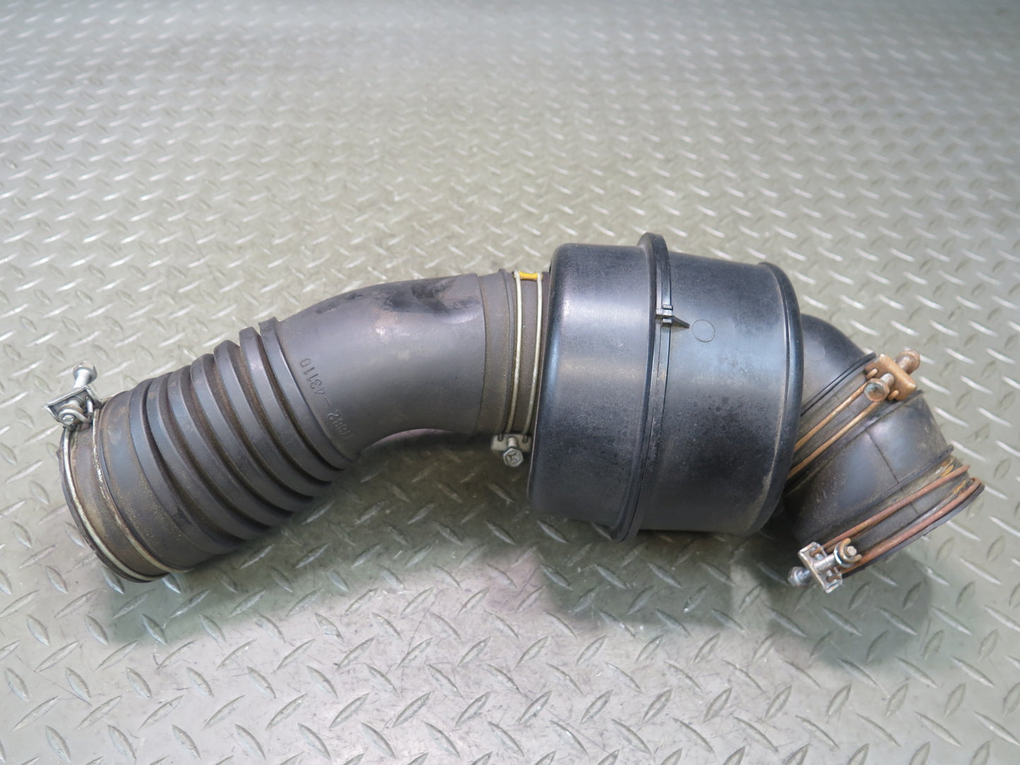 84-86 Toyota Cressida MX73 5MGE Air Intake Tube w Duct Silencer 17882-43110 OEM
