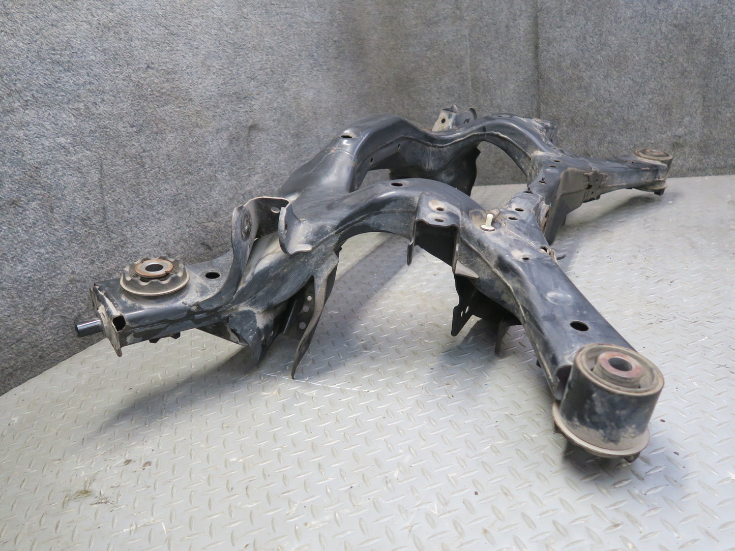 09-20 Nissan Z34 370Z Rear Suspension Subframe Crossmember Carrier 116K Mile OEM