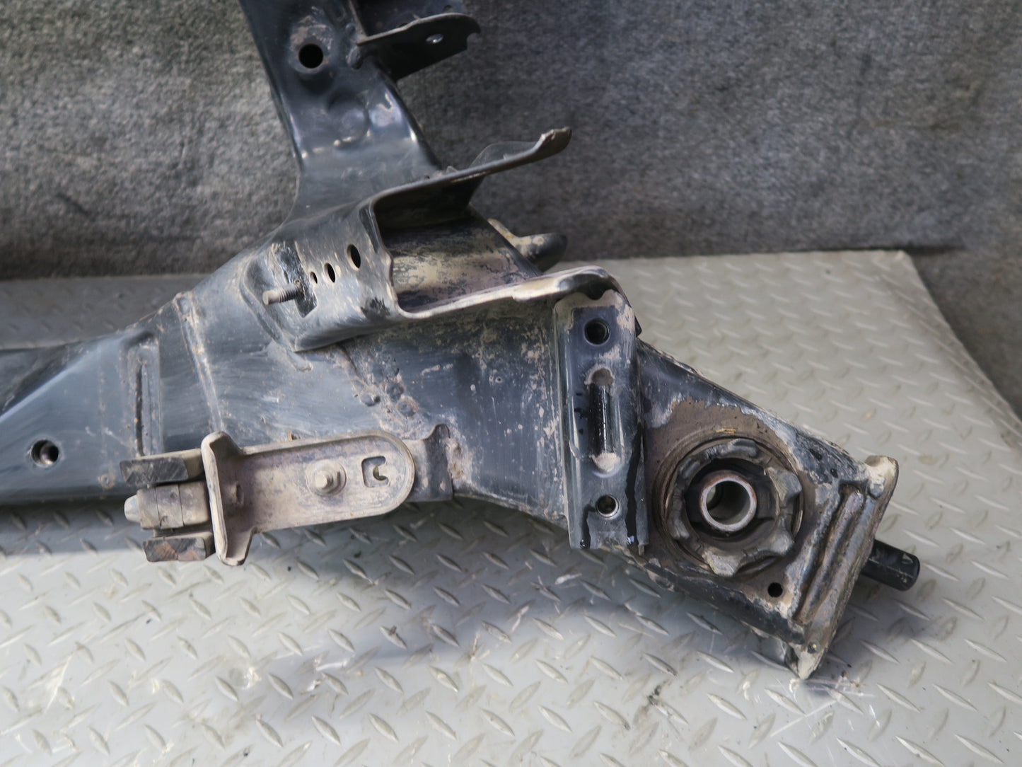09-20 Nissan Z34 370Z Rear Suspension Subframe Crossmember Carrier 116K Mile OEM