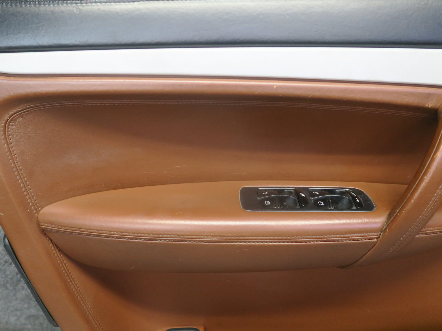 2008-2010 Porsche Cayenne 957 Front Door Interior Trim Panel Chestnut Set of 2