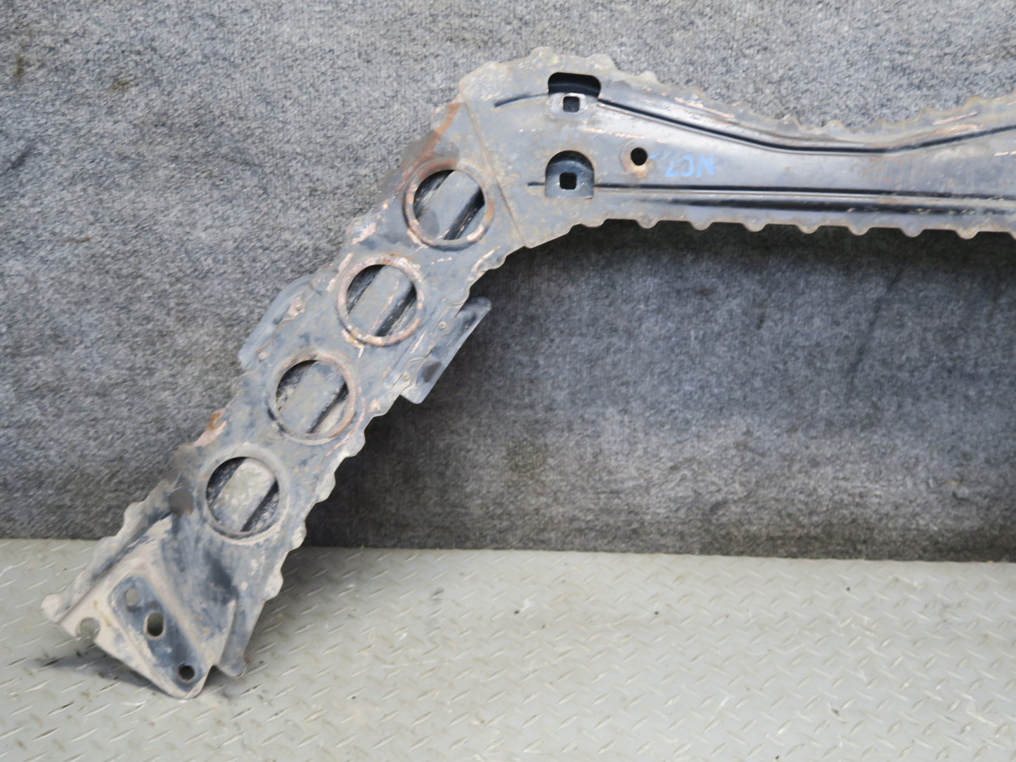 09-20 Nissan Z34 370Z Rear Suspension Crossmember Tunnel Stay Brace 116K OEM