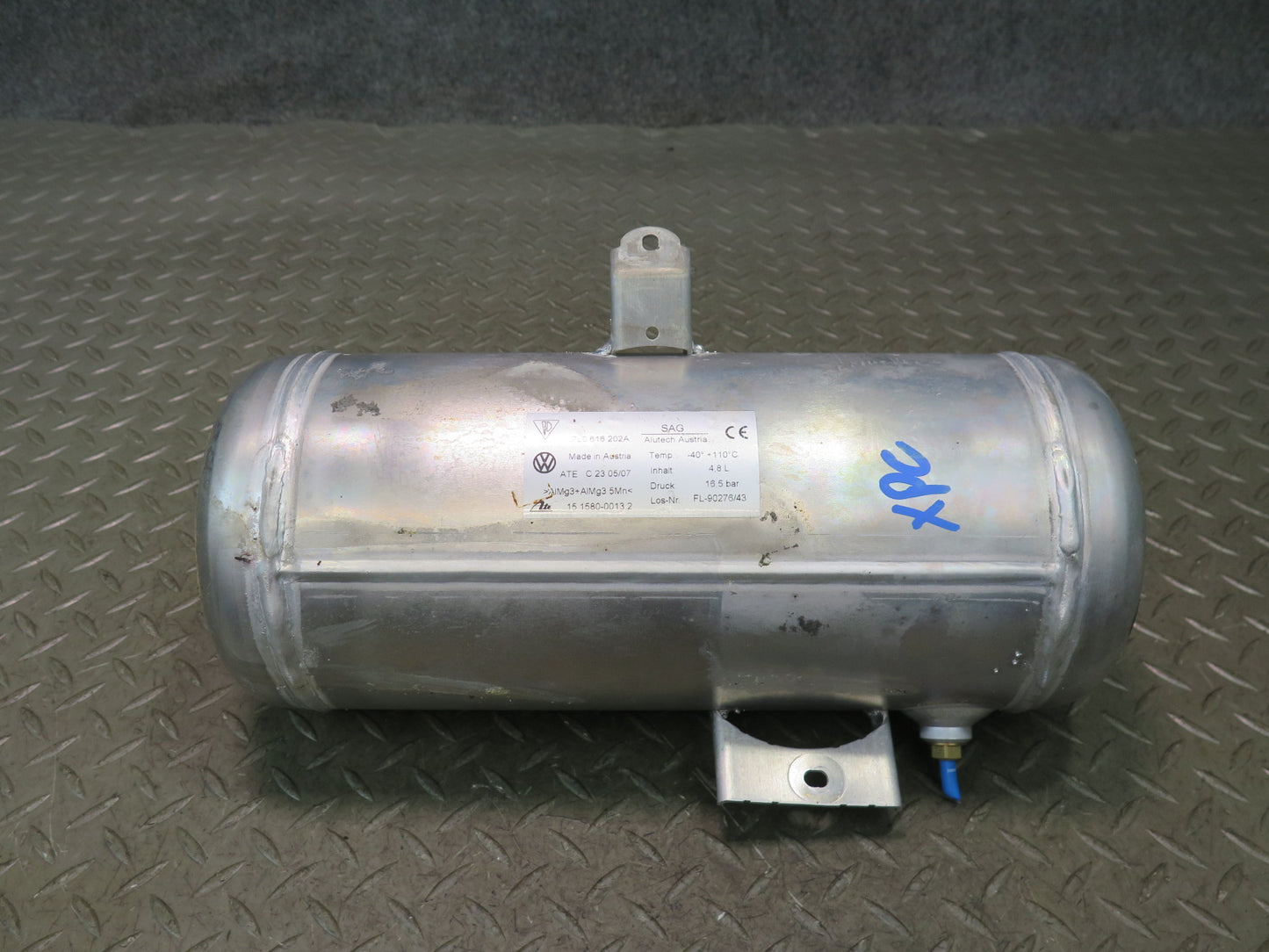 2003-2010 Porsche Cayenne 955 957 Air Suspension Pressure Tank Accumulator
