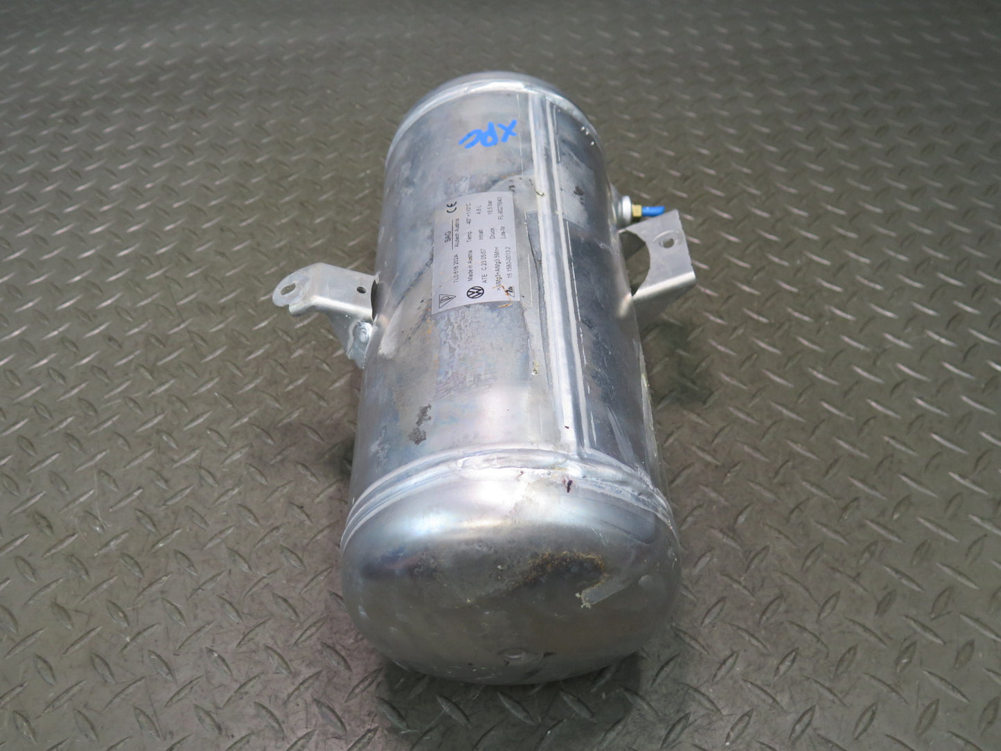 2003-2010 Porsche Cayenne 955 957 Air Suspension Pressure Tank Accumulator