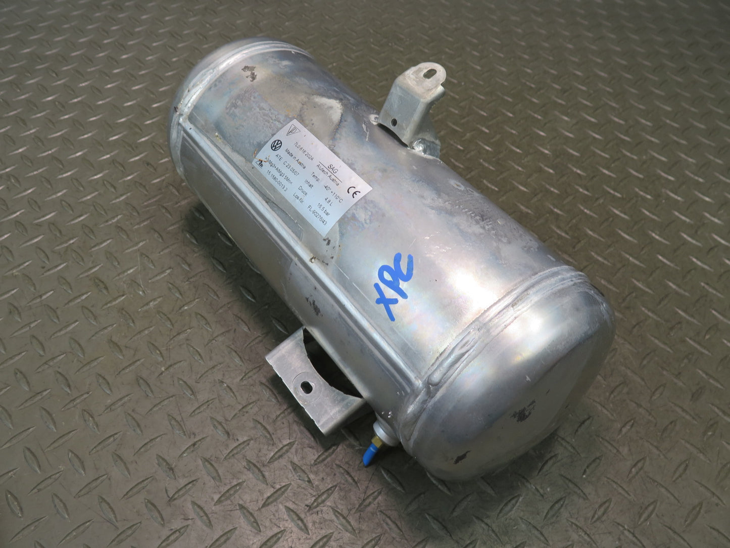 2003-2010 Porsche Cayenne 955 957 Air Suspension Pressure Tank Accumulator