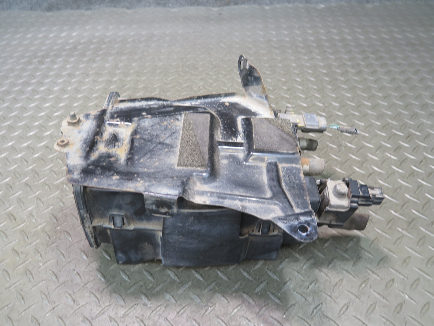 09-20 Nissan Z34 370Z Fuel Evap Vapor Charcoal Canister 14950-AM600 OEM