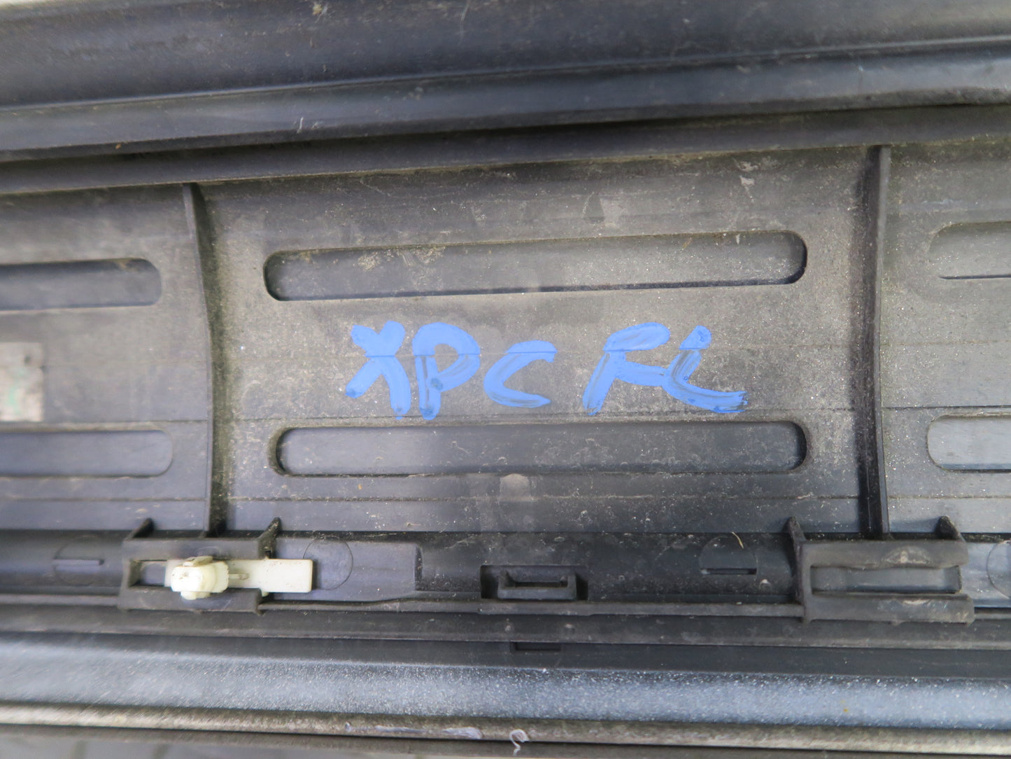 2008-2010 Porsche Cayenne 957 Front Left Door Lower Trim Molding 7L5837787