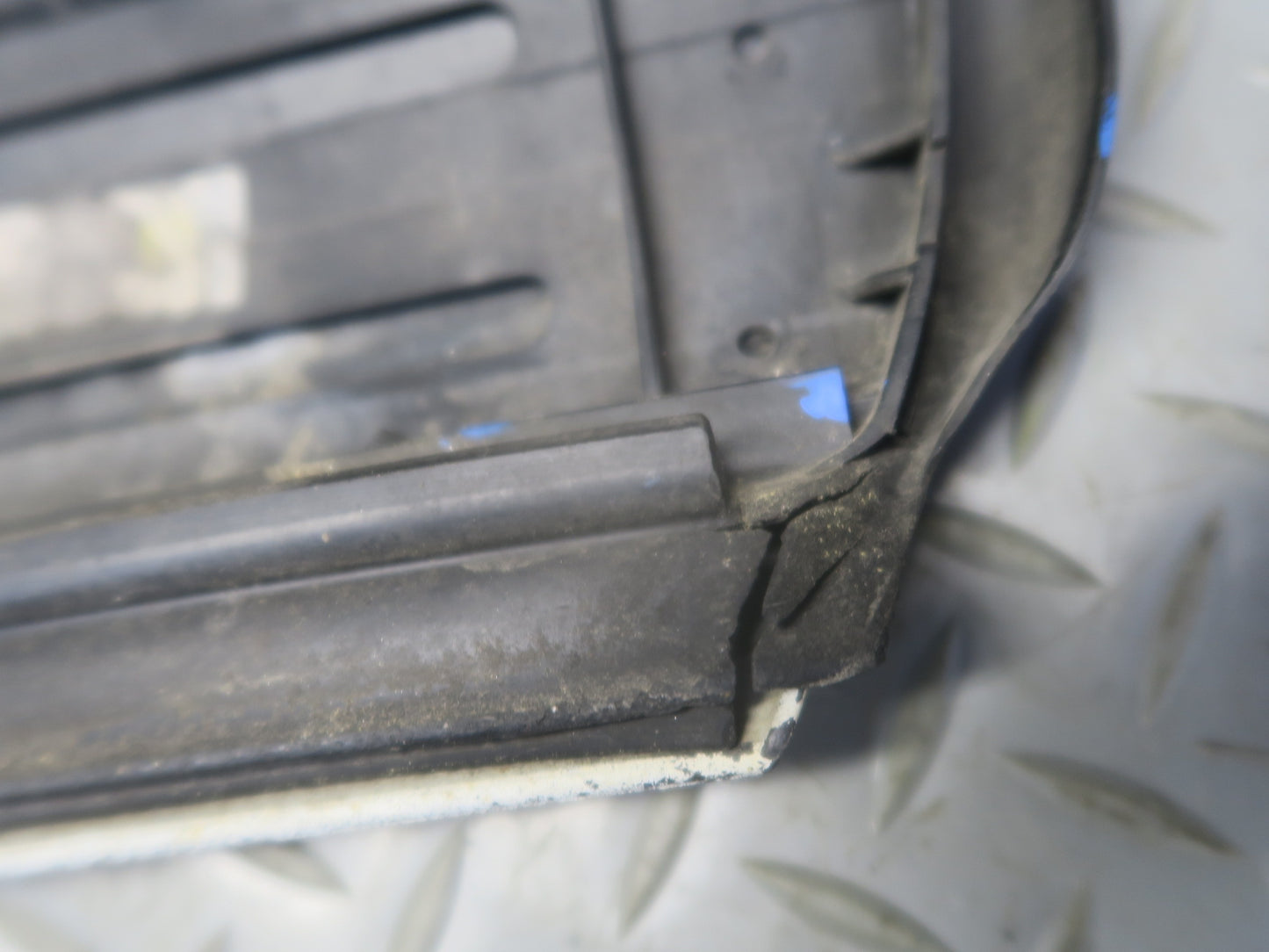 2008-2010 Porsche Cayenne 957 Front Left Door Lower Trim Molding 7L5837787