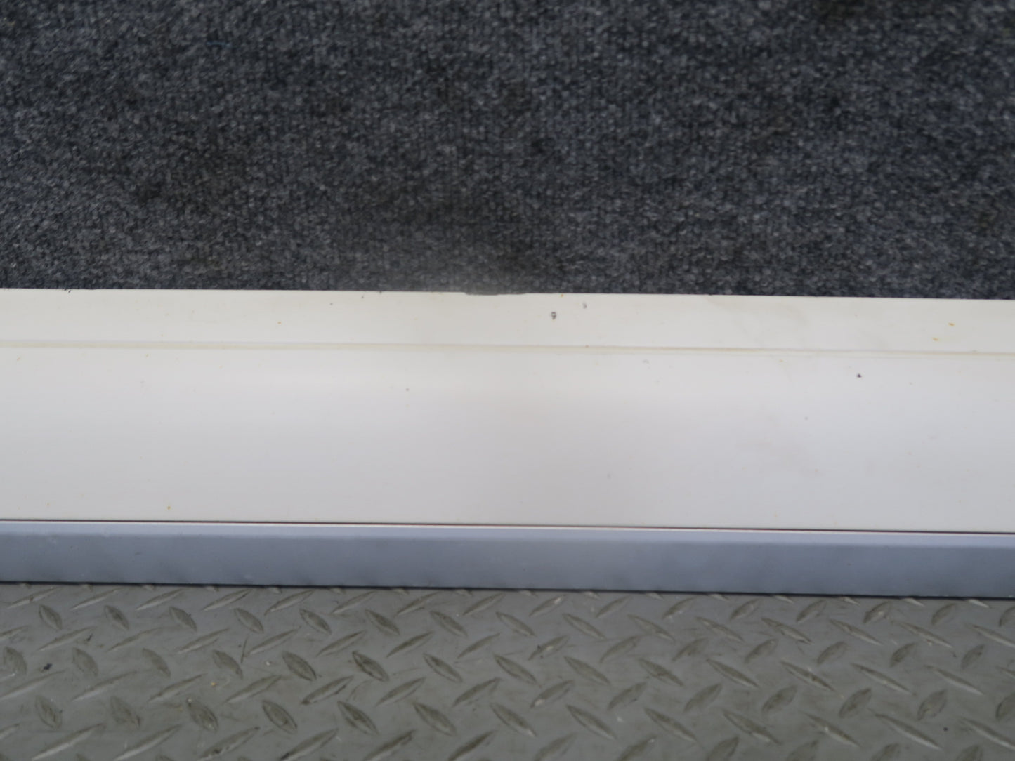 2008-2010 Porsche Cayenne 957 Front Left Door Lower Trim Molding 7L5837787