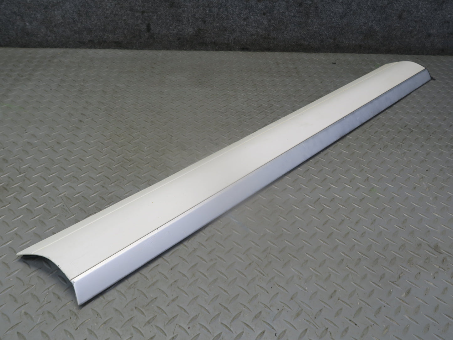 2008-2010 Porsche Cayenne 957 Front Left Door Lower Trim Molding 7L5837787