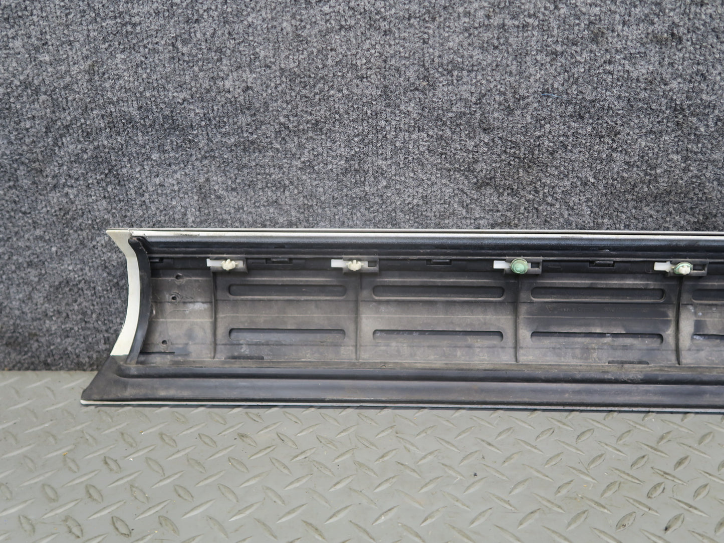 2008-2010 Porsche Cayenne 957 Front Left Door Lower Trim Molding 7L5837787