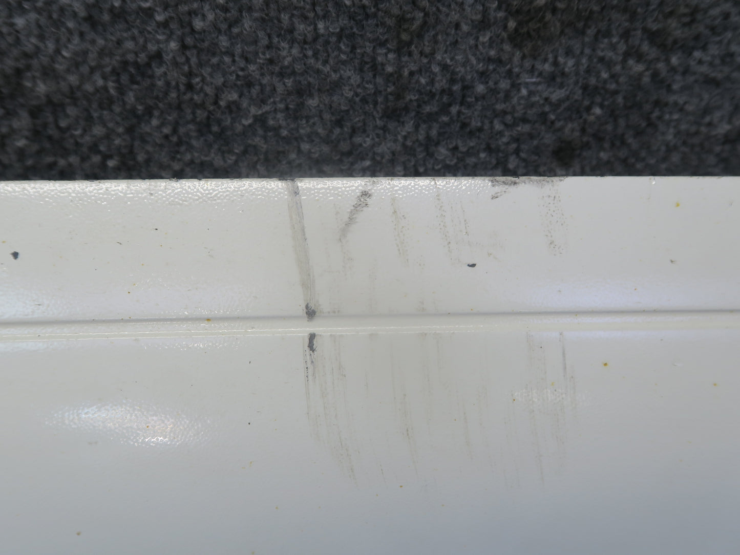2008-2010 Porsche Cayenne 957 Front Right Door Lower Trim Molding 7L5839788