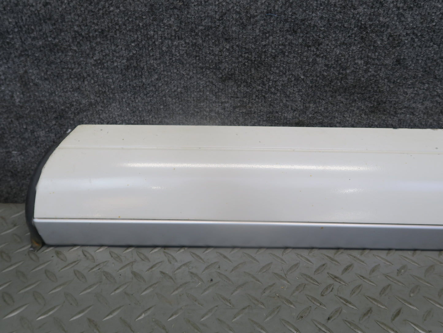 2008-2010 Porsche Cayenne 957 Front Right Door Lower Trim Molding 7L5839788