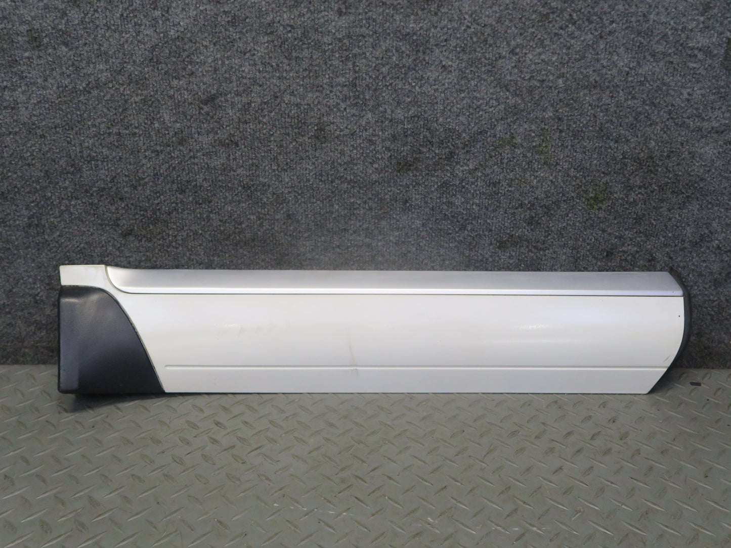 2008-2010 Porsche Cayenne 957 Rear Right Door Lower Trim Molding 7L5839788