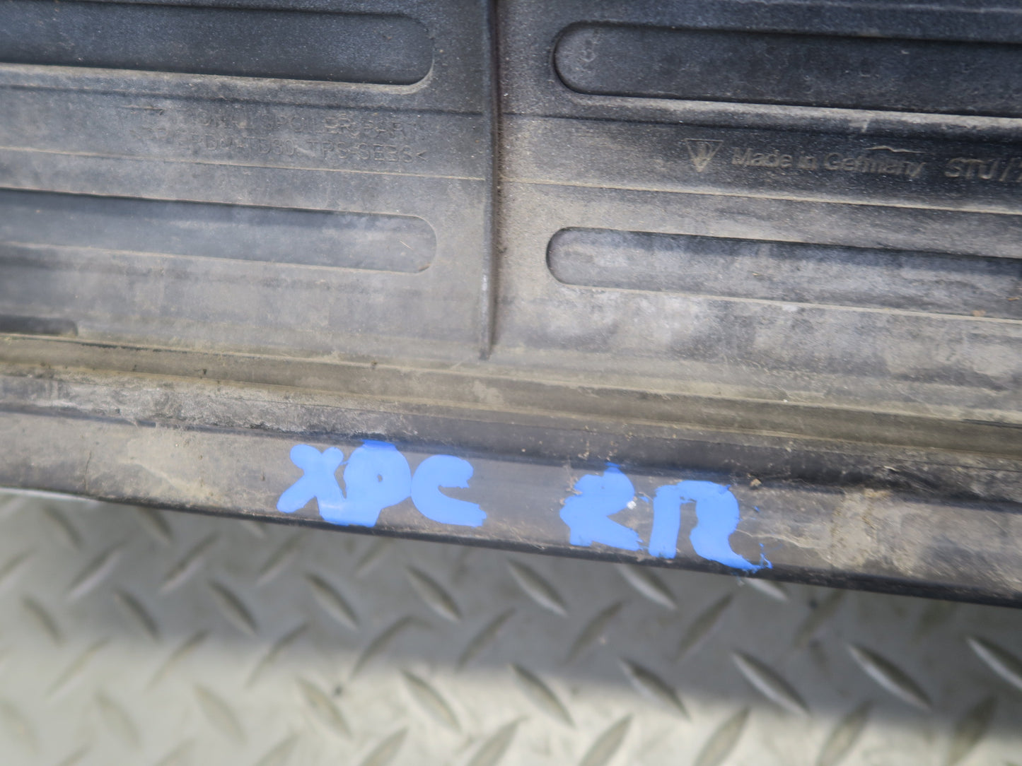 2008-2010 Porsche Cayenne 957 Rear Right Door Lower Trim Molding 7L5839788