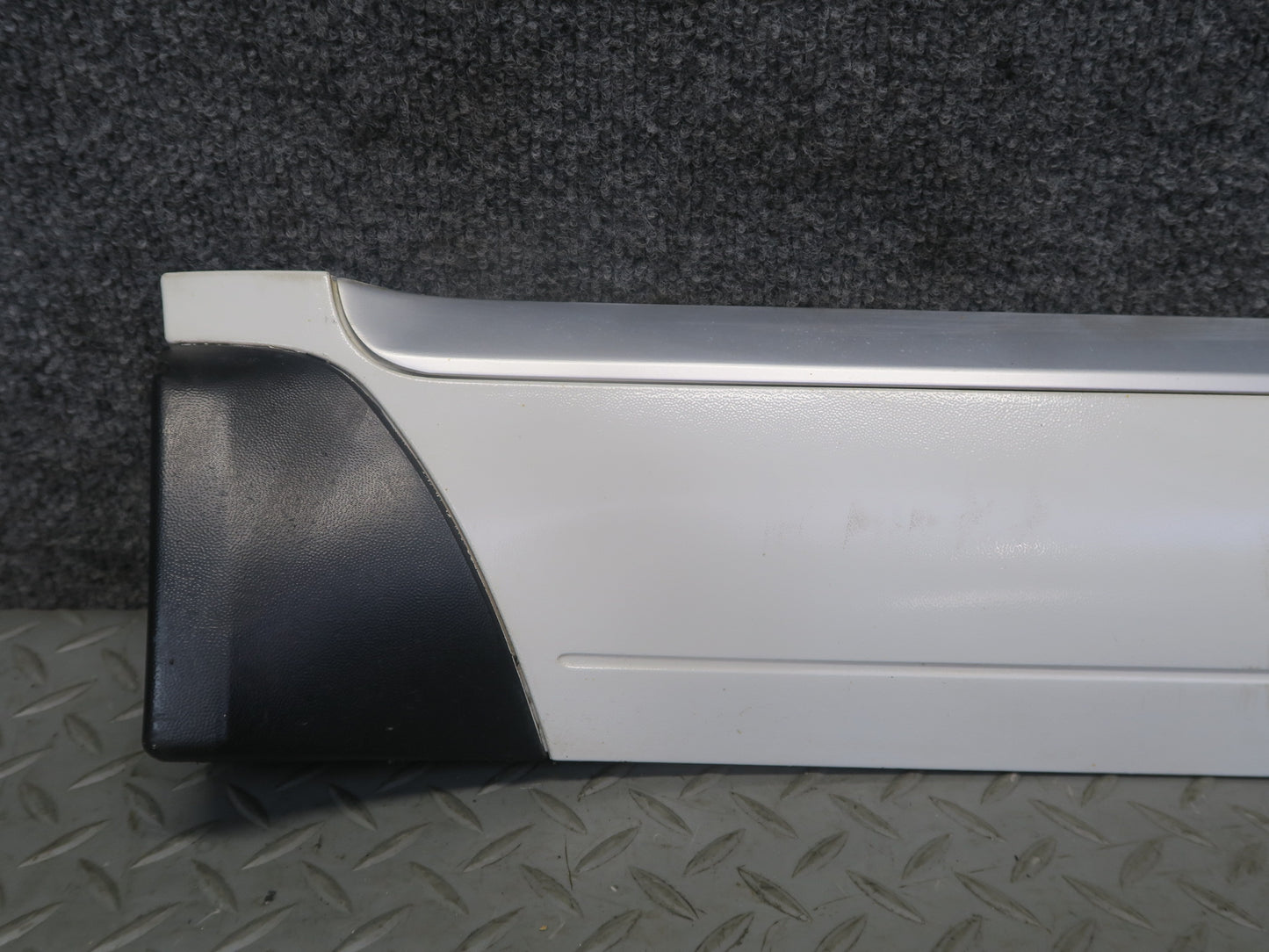 2008-2010 Porsche Cayenne 957 Rear Right Door Lower Trim Molding 7L5839788