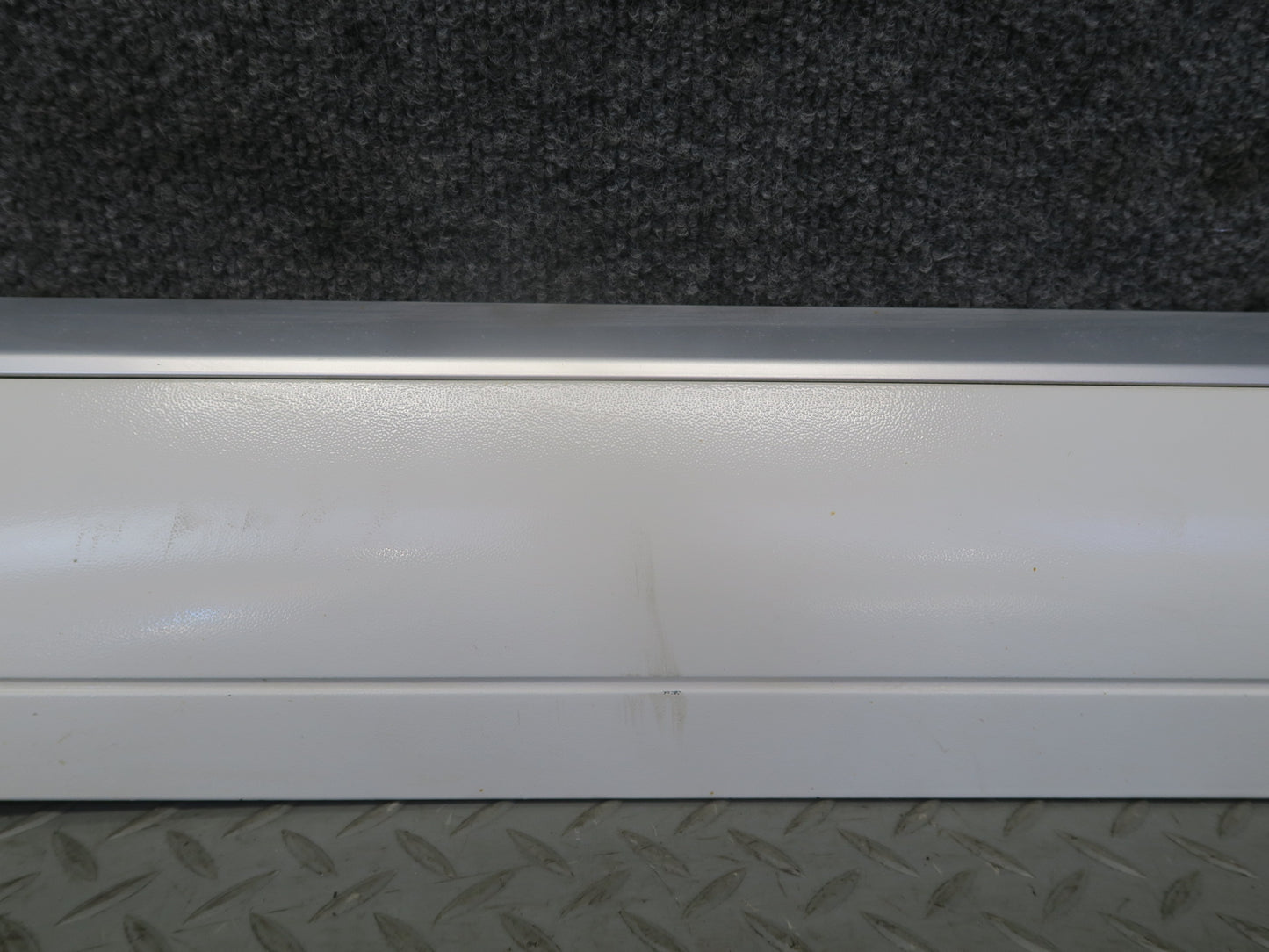 2008-2010 Porsche Cayenne 957 Rear Right Door Lower Trim Molding 7L5839788