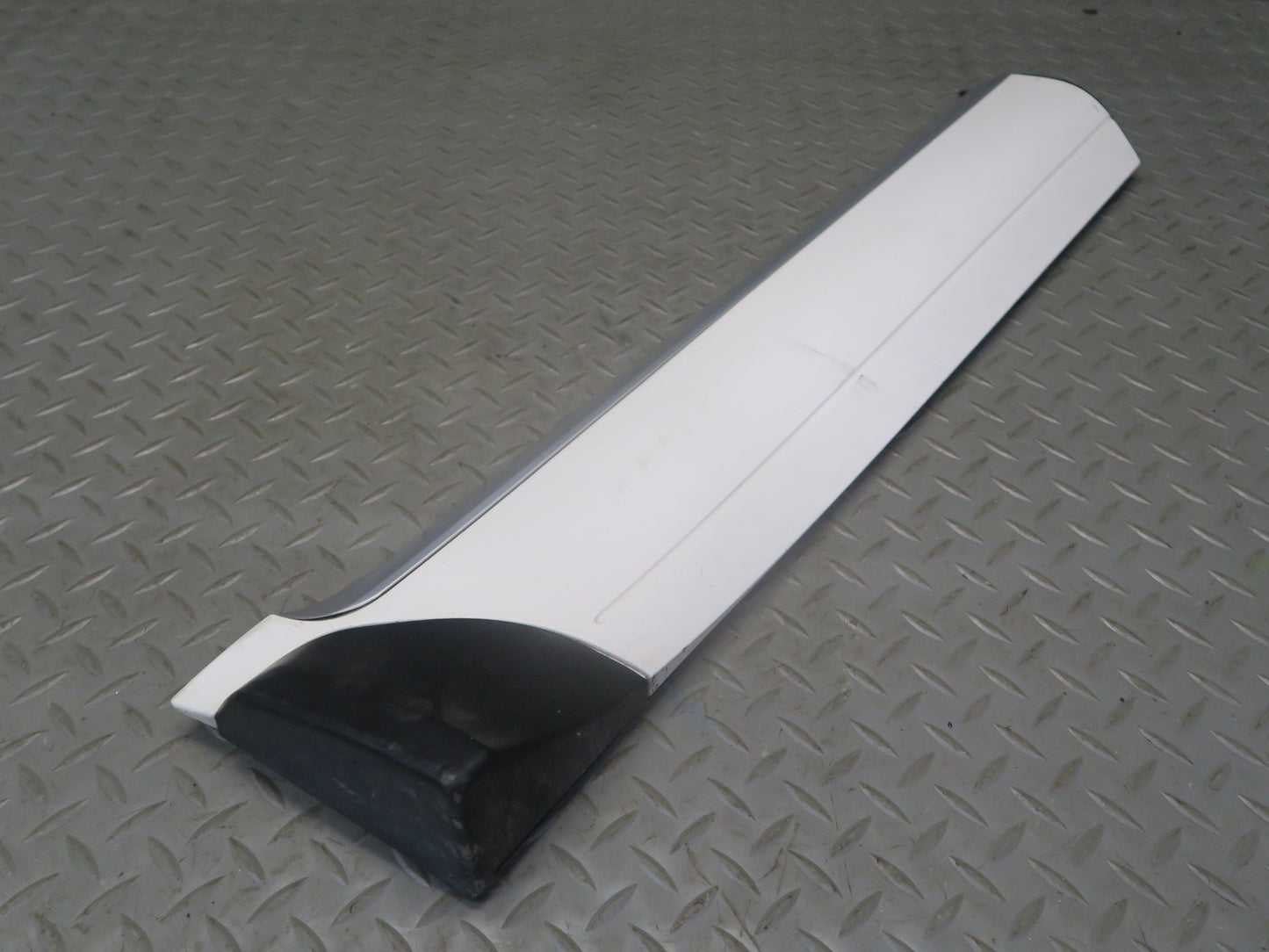2008-2010 Porsche Cayenne 957 Rear Right Door Lower Trim Molding 7L5839788