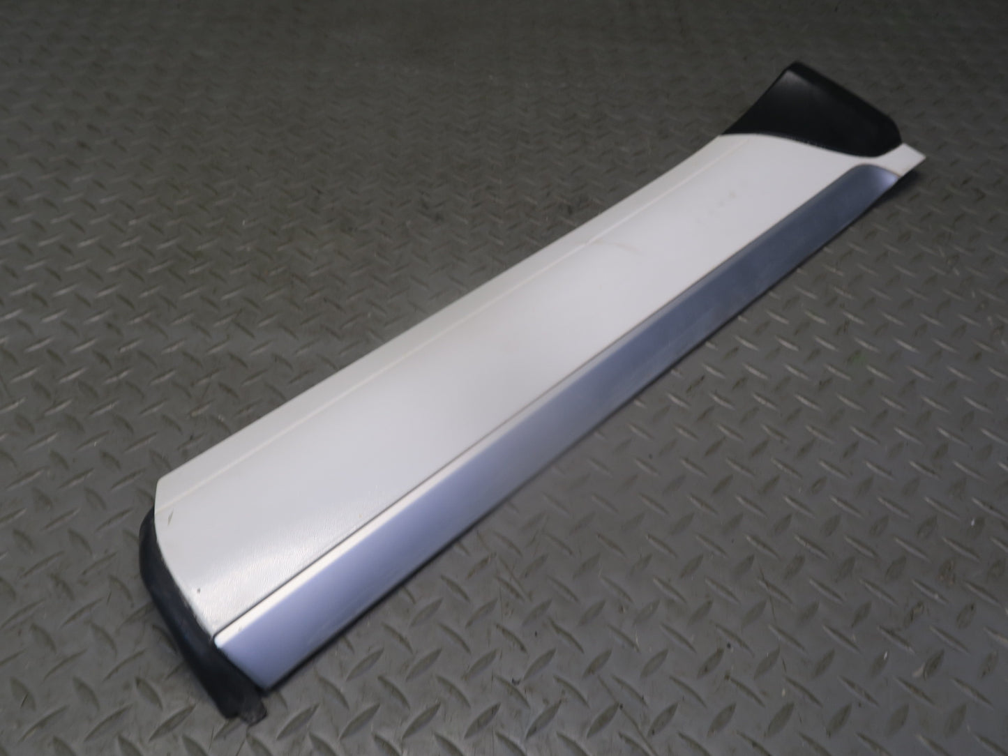 2008-2010 Porsche Cayenne 957 Rear Right Door Lower Trim Molding 7L5839788