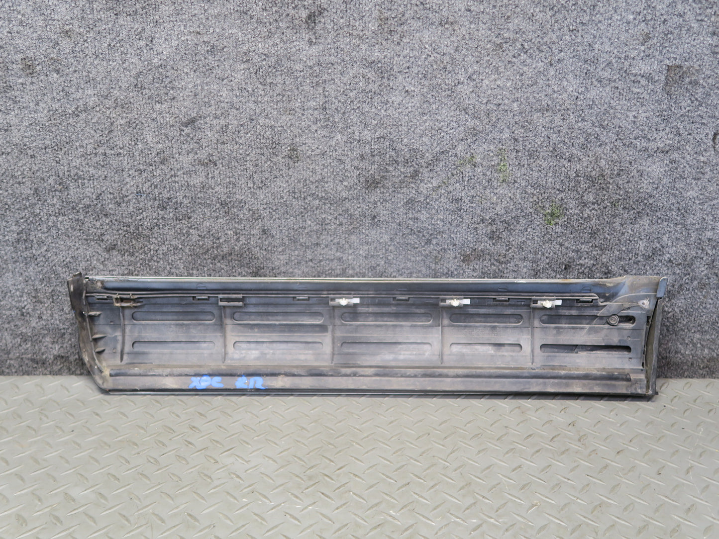 2008-2010 Porsche Cayenne 957 Rear Right Door Lower Trim Molding 7L5839788