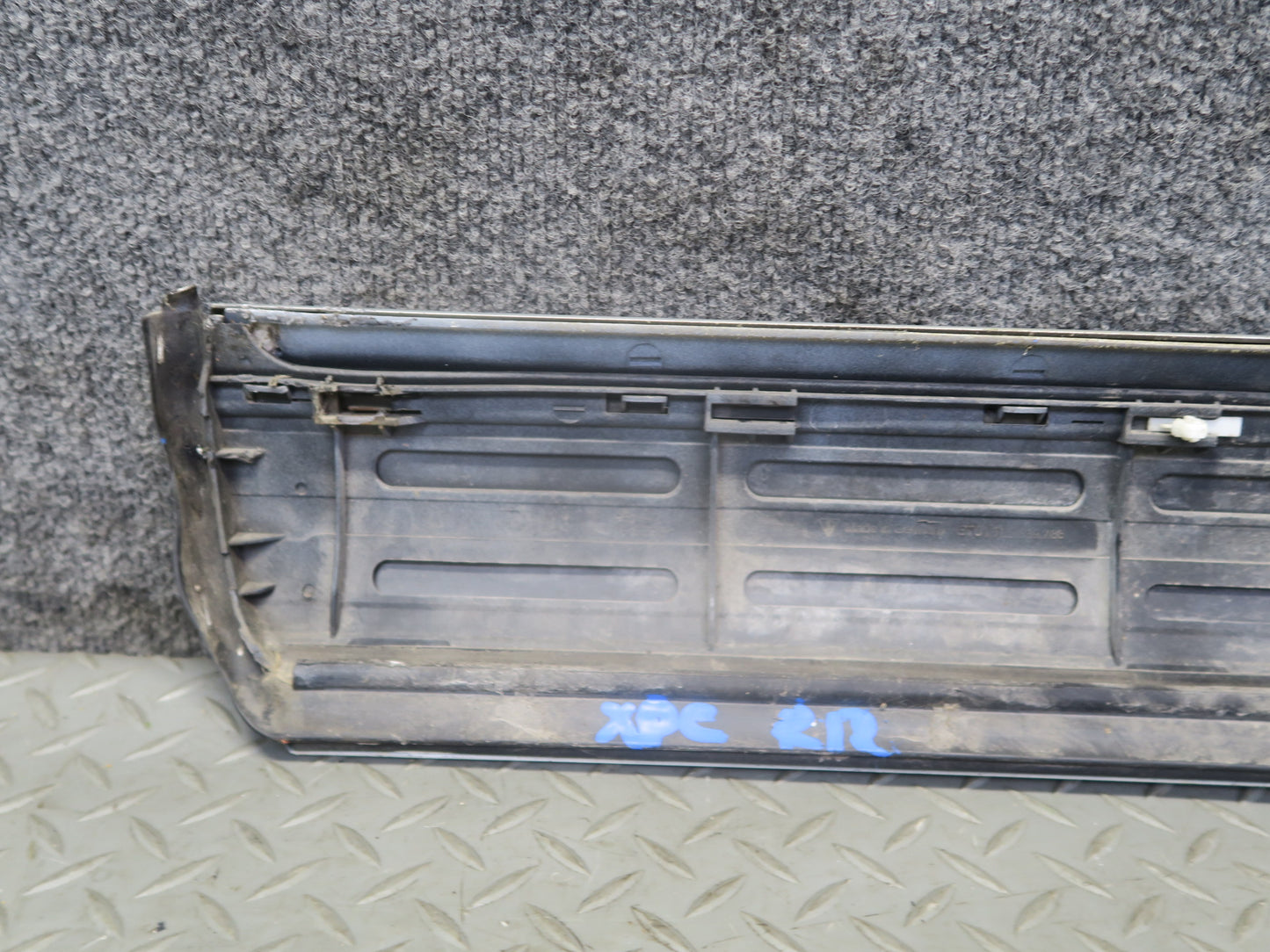 2008-2010 Porsche Cayenne 957 Rear Right Door Lower Trim Molding 7L5839788