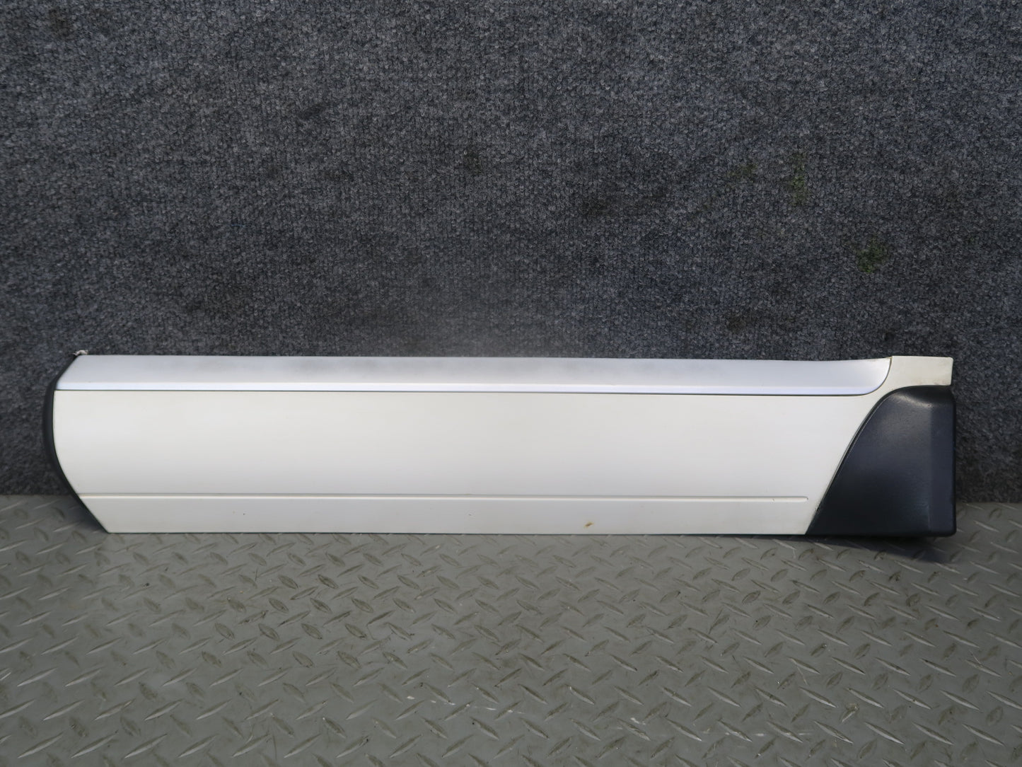 2008-2010 Porsche Cayenne 957 Rear Left Door Lower Trim Molding 7L5839787