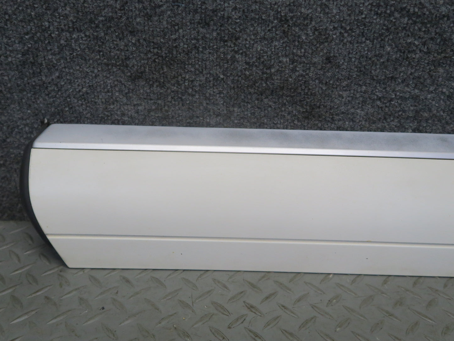 2008-2010 Porsche Cayenne 957 Rear Left Door Lower Trim Molding 7L5839787