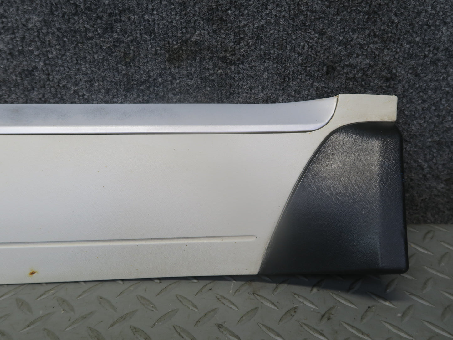 2008-2010 Porsche Cayenne 957 Rear Left Door Lower Trim Molding 7L5839787